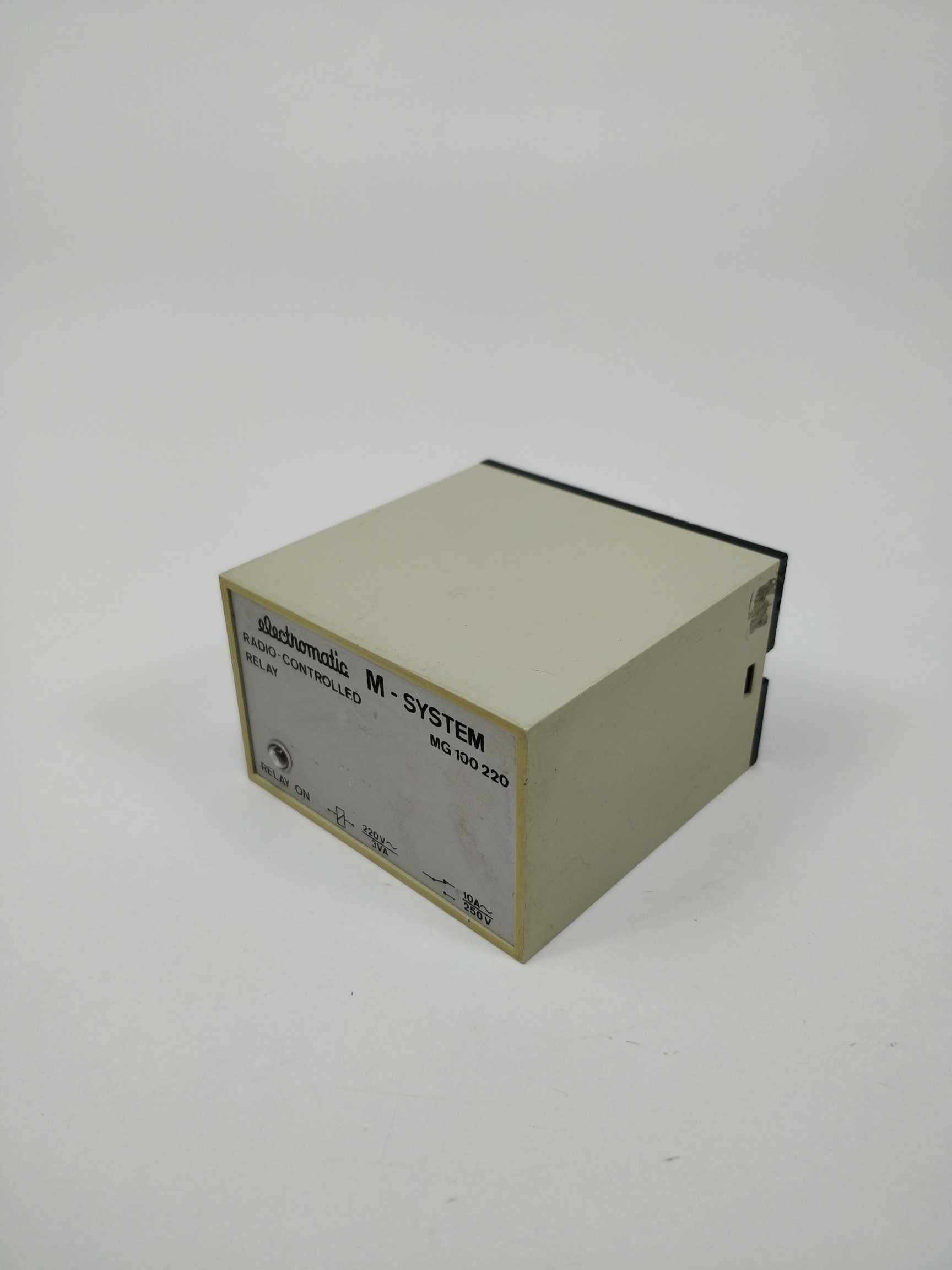 electromatic-mg-100-220-m-system-radio-controlled-relay_1.jpg Electromatic MG 100 220 M-system Radio-controlled relay