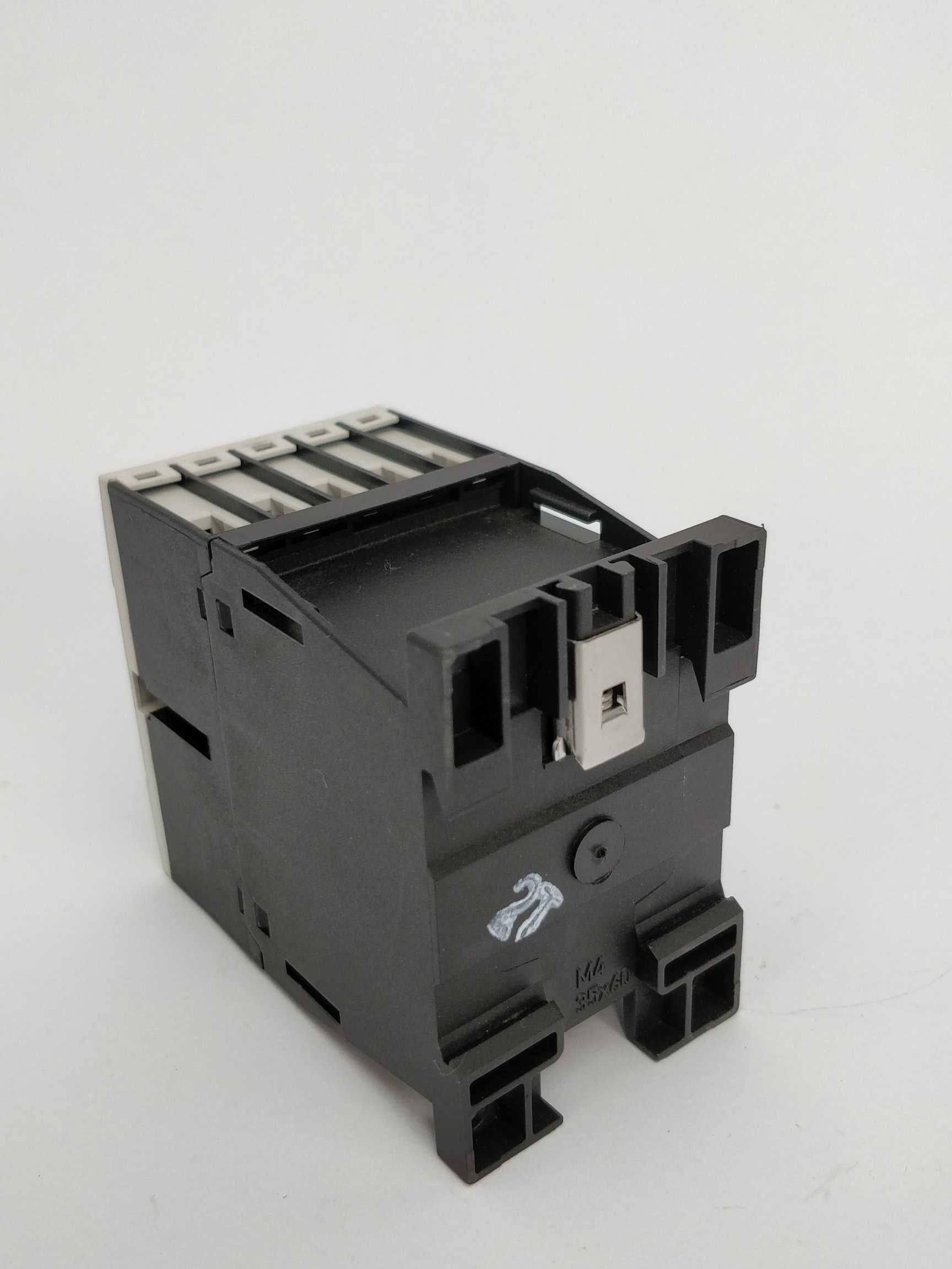 moeller-dil-m9-10-contactor-230v50hz-240v60hz-coil_2.jpg MOELLER DIL M9-10 Contactor 230V50Hz/240V60Hz coil