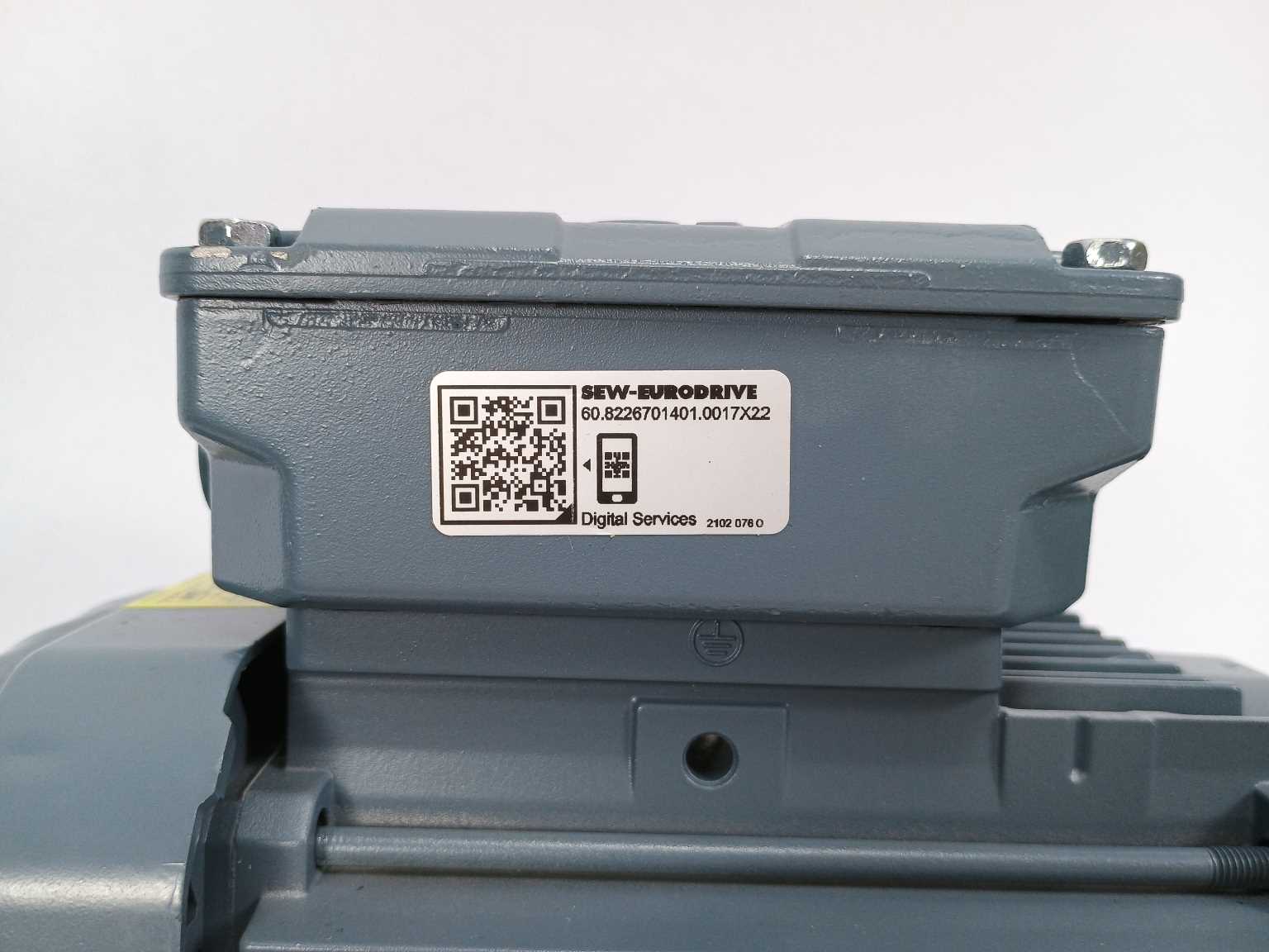 SEW-EURODRIVE SA37DRN71M4 Geared Motor