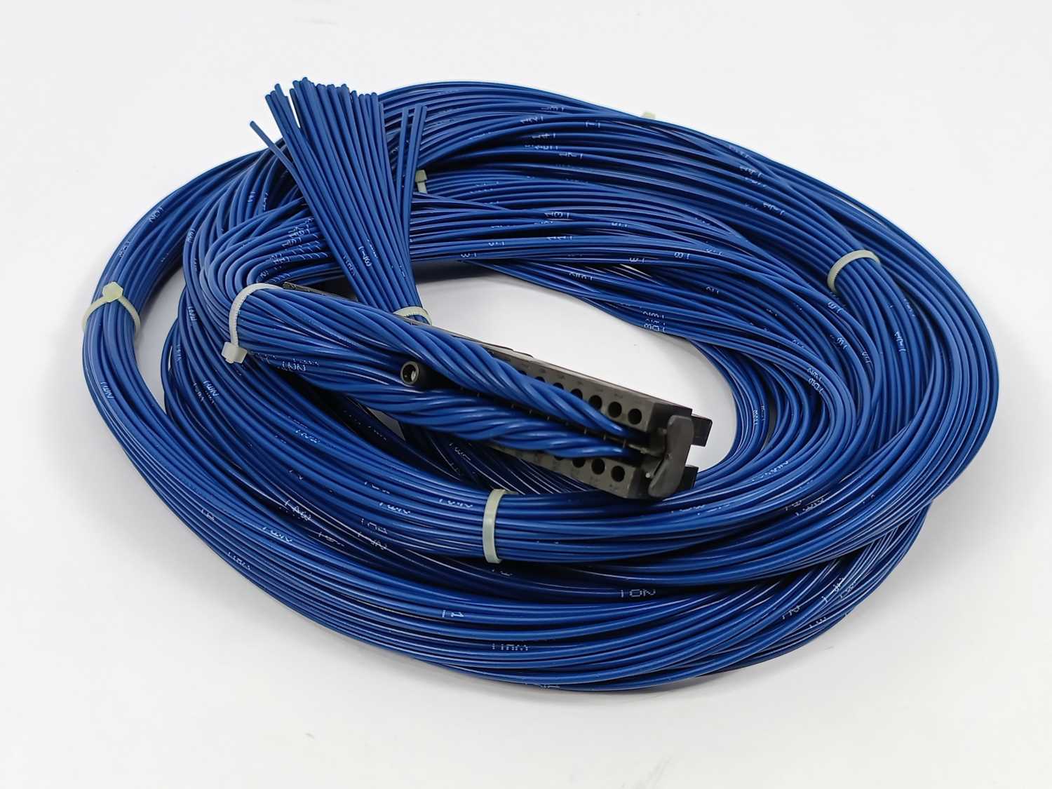 siemens-6es7922-3bd20-0ac0-front-connector-with-single-cores-3-2m_3.jpg Siemens 6ES7922-3BD20-0AC0 Front connector with single cores 3.2m