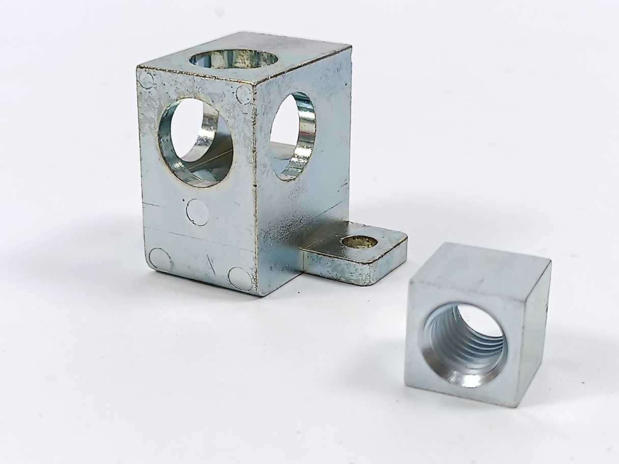 efector-200-e20951-system-component-cube_1.jpg Efector 200 E20951 System component cube