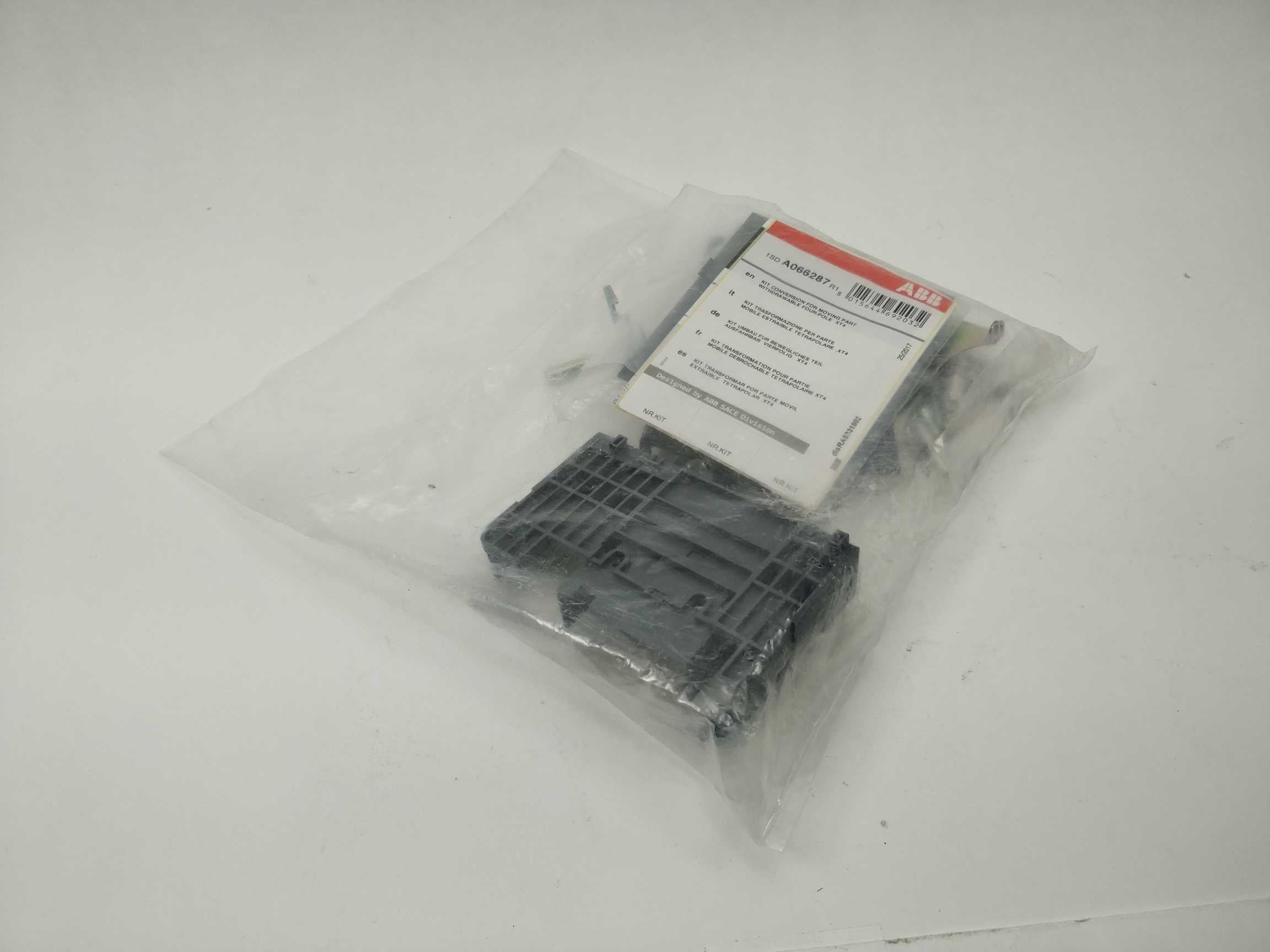 abb-1sda066287r1-kit-conversion-for-moving-part-withdrawable-four-pole-xt4_3.jpg ABB 1SDA066287R1 KIT CONVERSION FOR MOVING PART WITHDRAWABLE FOUR-POLE XT4