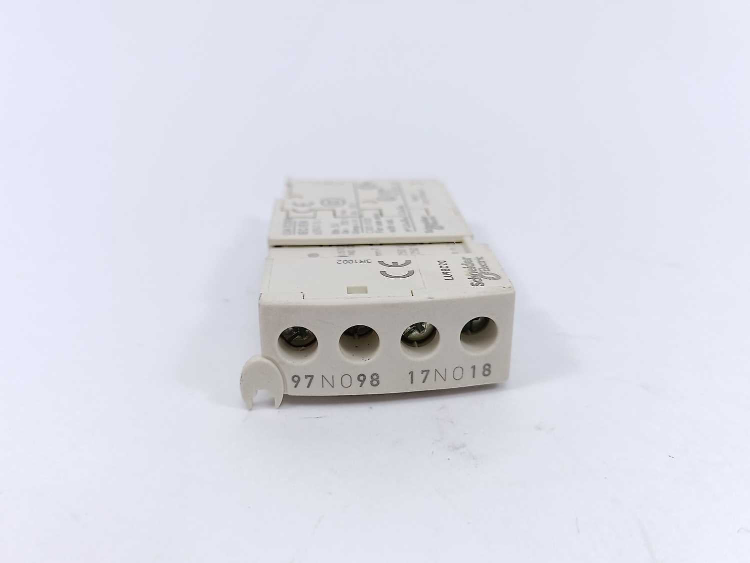 Schneider Electric LU9BC20 Terminal Block with LUA1C200 Levere