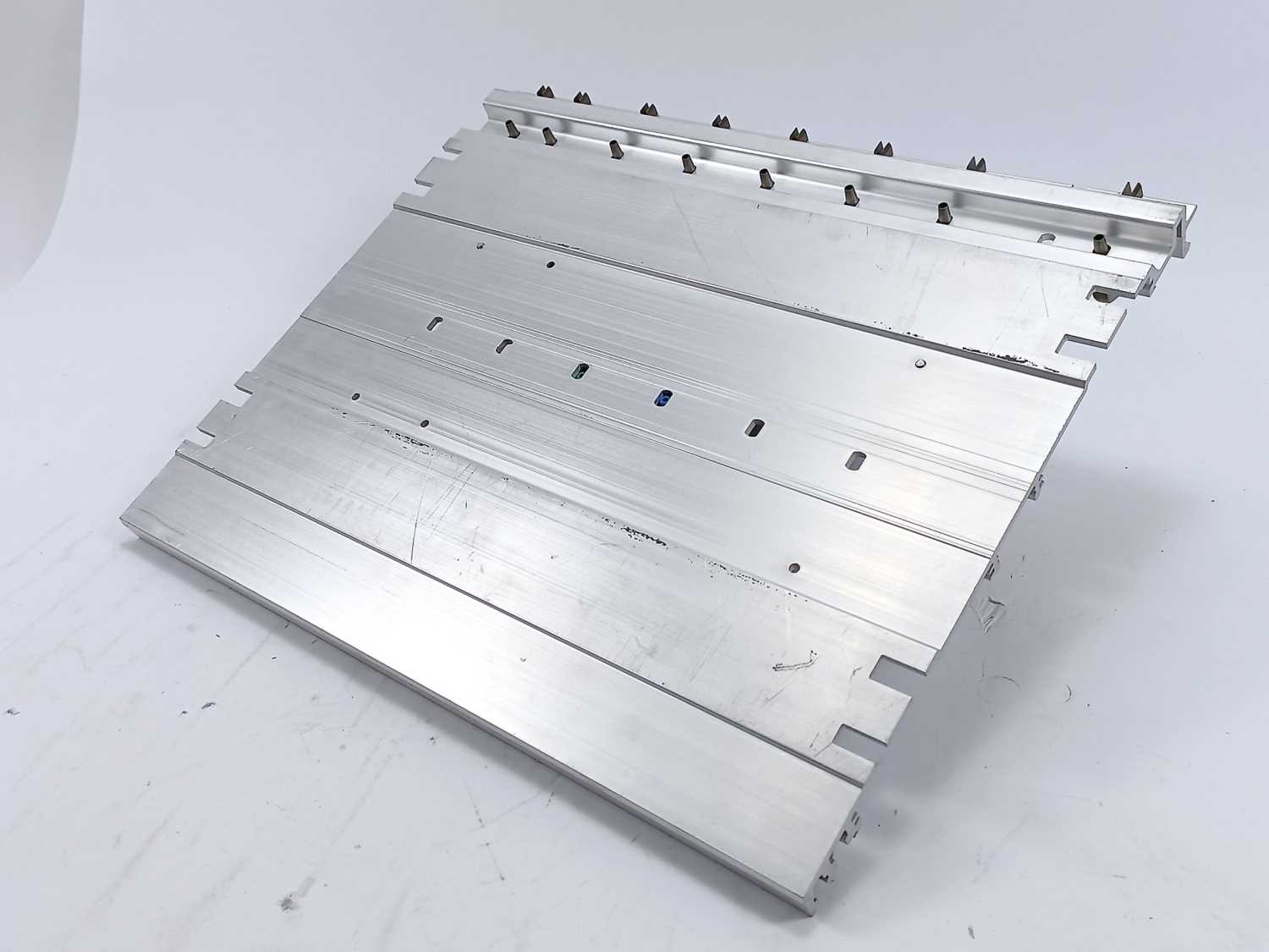 siemens-6es5700-0la12-cr-700-0la-rack_1.jpg Siemens 6ES5700-0LA12 CR 700-0LA rack Rabat