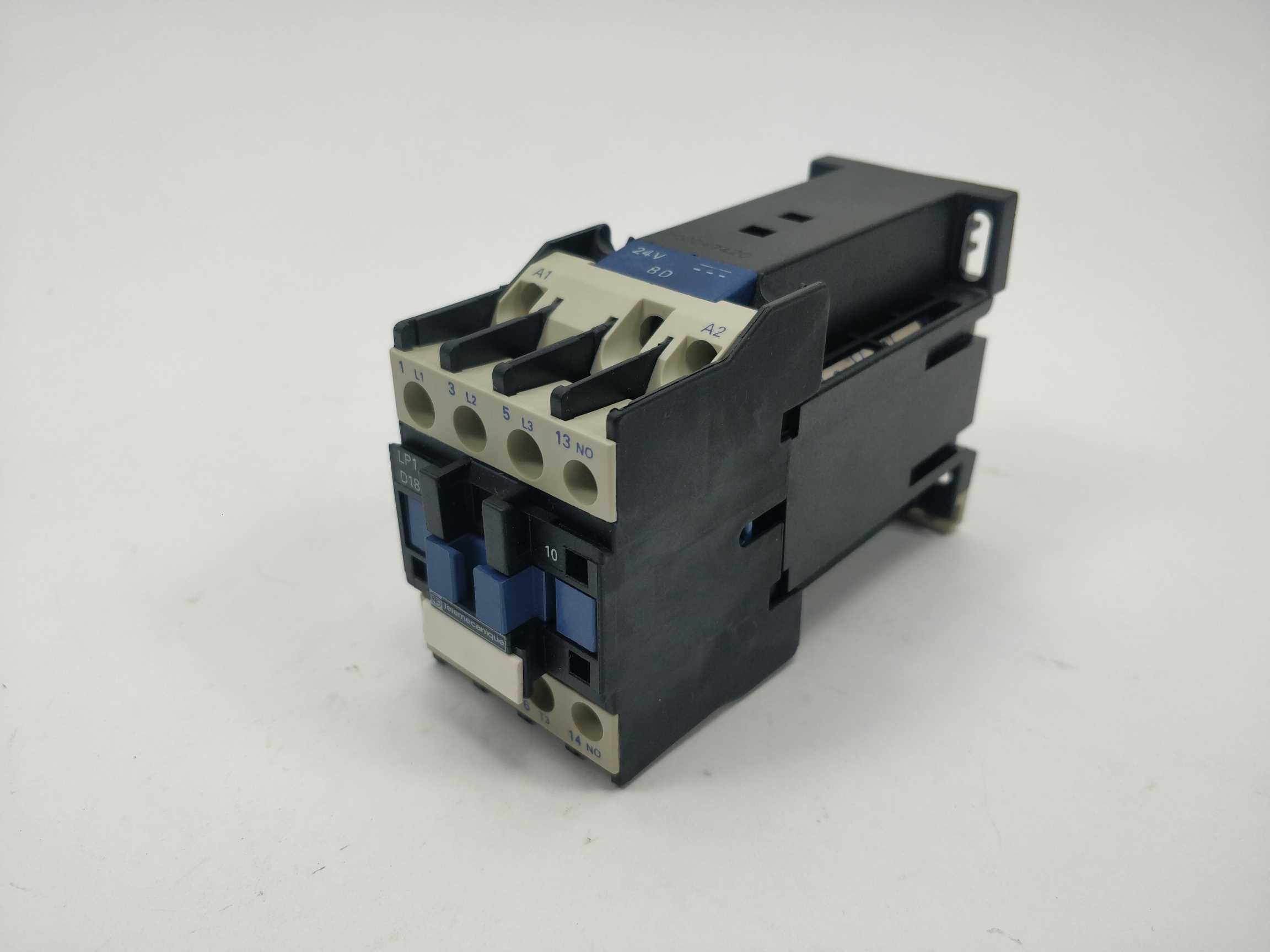schneider-telemecanique-lp1d1810bd-contactor-023378-24vdc_1.jpg Schneider / Telemecanique LP1D1810BD Contactor 023378 24VDC