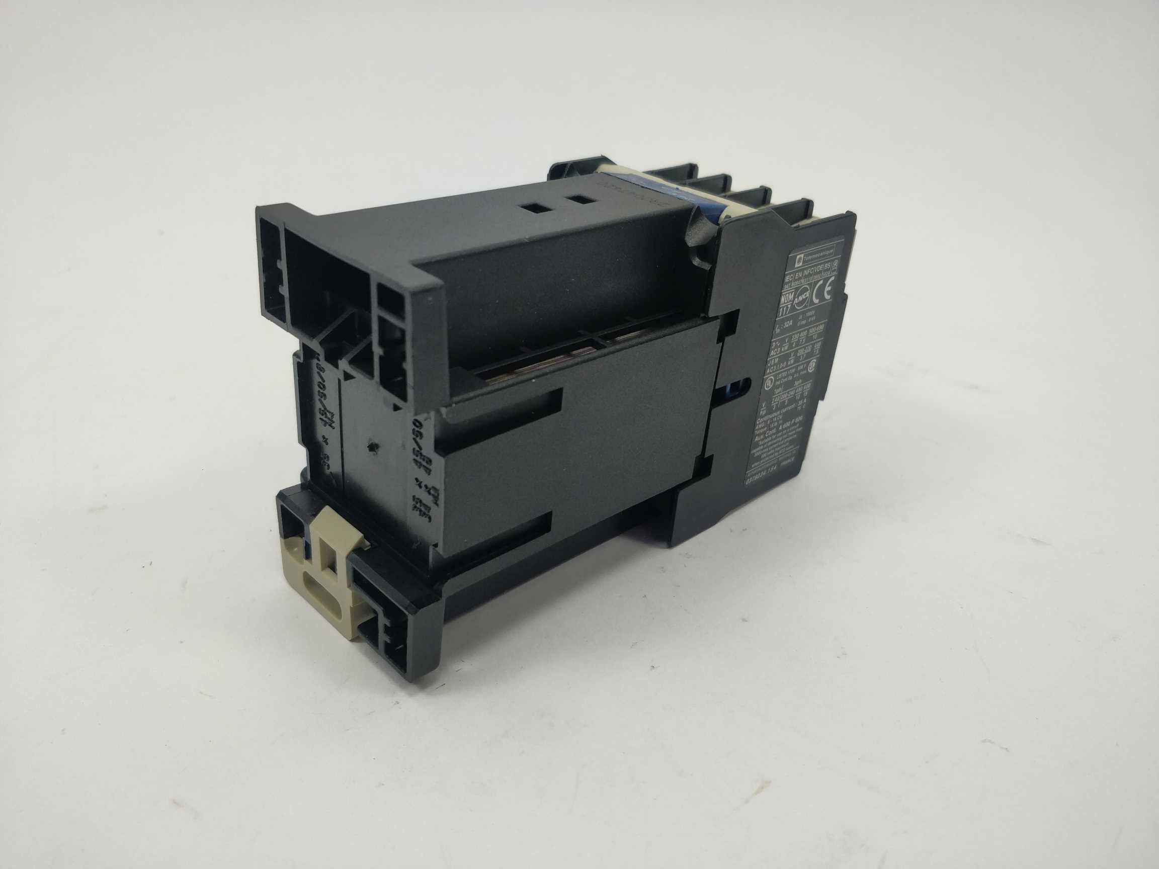 schneider-telemecanique-lp1d1810bd-contactor-023378-24vdc_3.jpg Schneider / Telemecanique LP1D1810BD Contactor 023378 24VDC