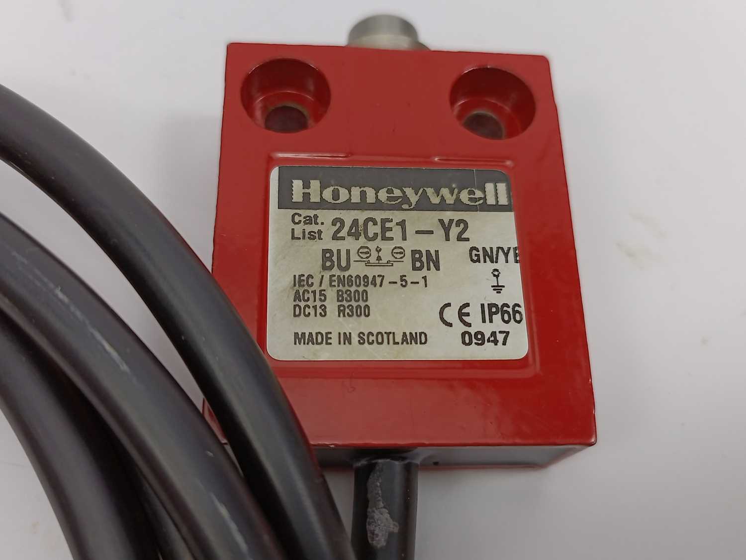 honeywell-24ce1-y2-limit-switch_2.jpg Honeywell 24CE1-Y2 Limit Switch