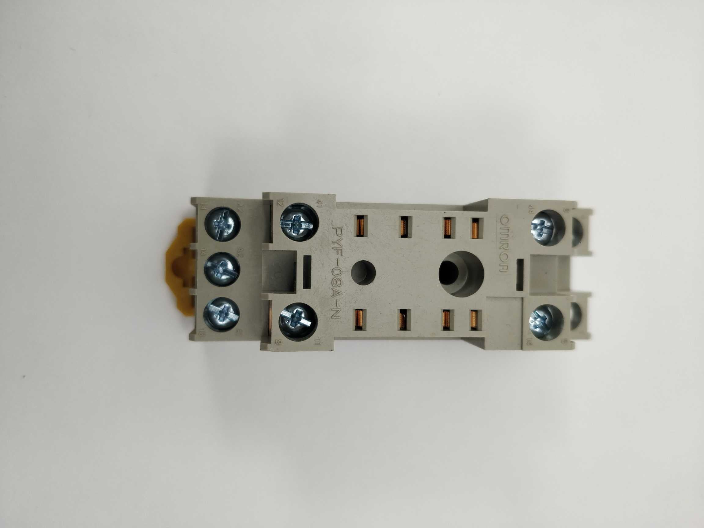 omron-pyf-08a-n-relay-socket-250v-9pcs_1.jpg OMRON PYF-08A-N Relay Socket 250V. 9PCS Mode