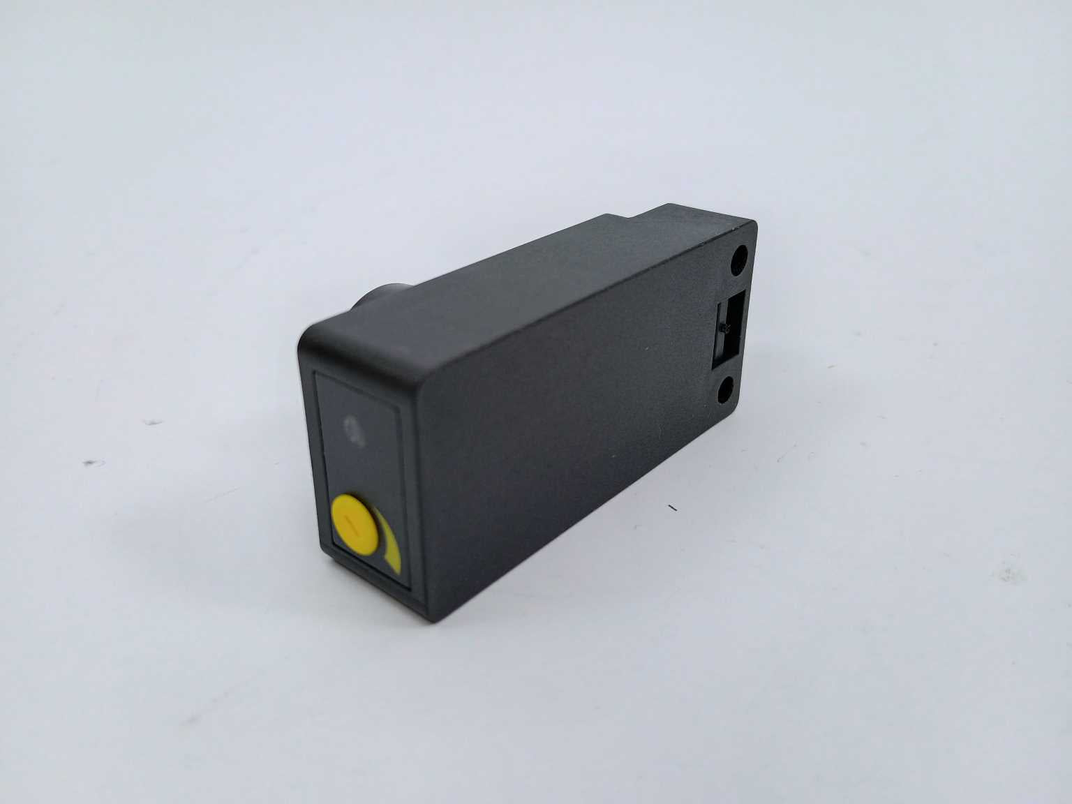 Baumer UNDK 30P1712/S14 Ultrasonic proximity sensors