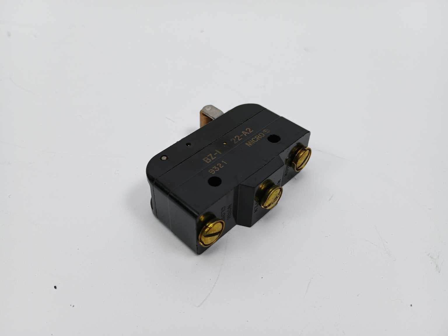 honeywell-bz-rw922-a2-10a-125v-roller-lever-micro-switch_0.jpg Honeywell BZ-RW922-A2 10A 125V Roller Lever Micro Switch