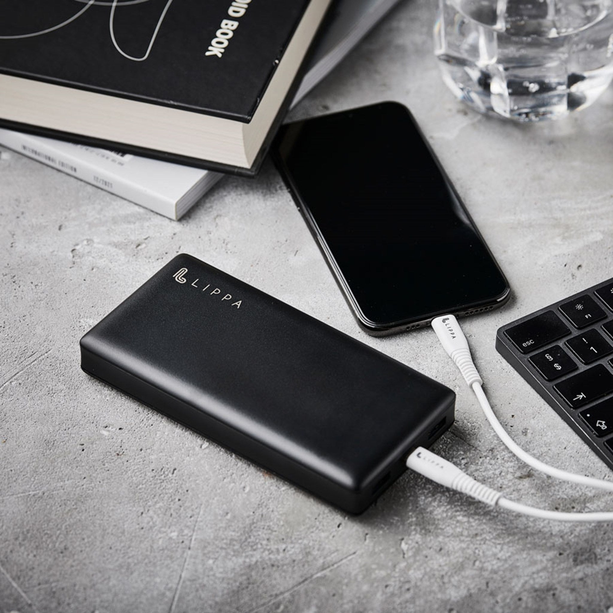 20.000 mAh powerbank 18W USB-C PD og 2 x QC USB-A output, Sort