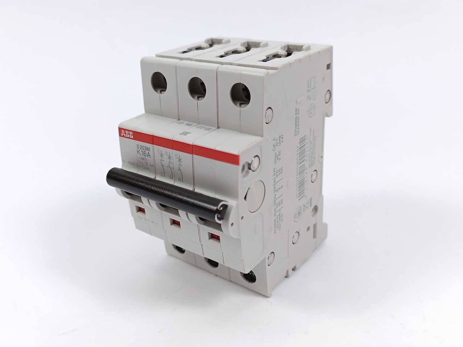 abb-2cds273001r0467-s203m-k16-miniature-circuit-breaker_0.jpg ABB 2CDS273001R0467 S203M-K16 Miniature Circuit Breaker