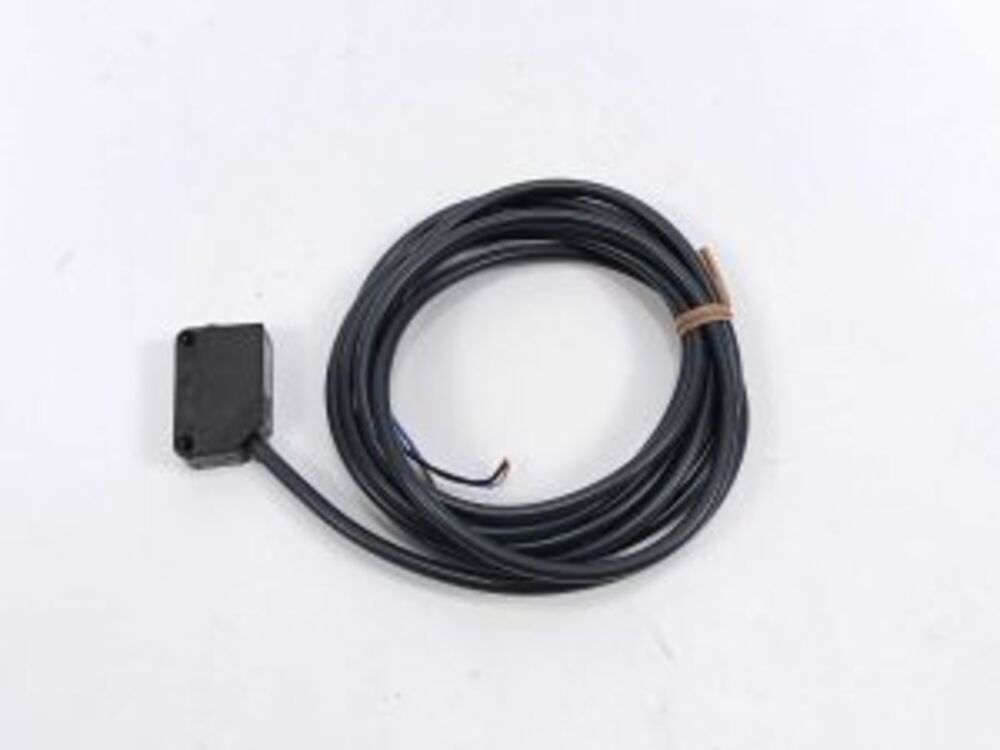 OMRON E3Z-D82 PHOTOELECTRIC SWITCH 1,4m 12-24V DC Online Hot Salg
