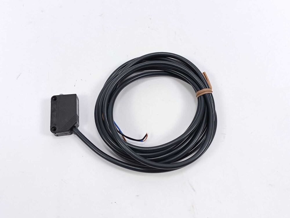OMRON E3Z-D82 PHOTOELECTRIC SWITCH 1,4m 12-24V DC Online Hot Salg