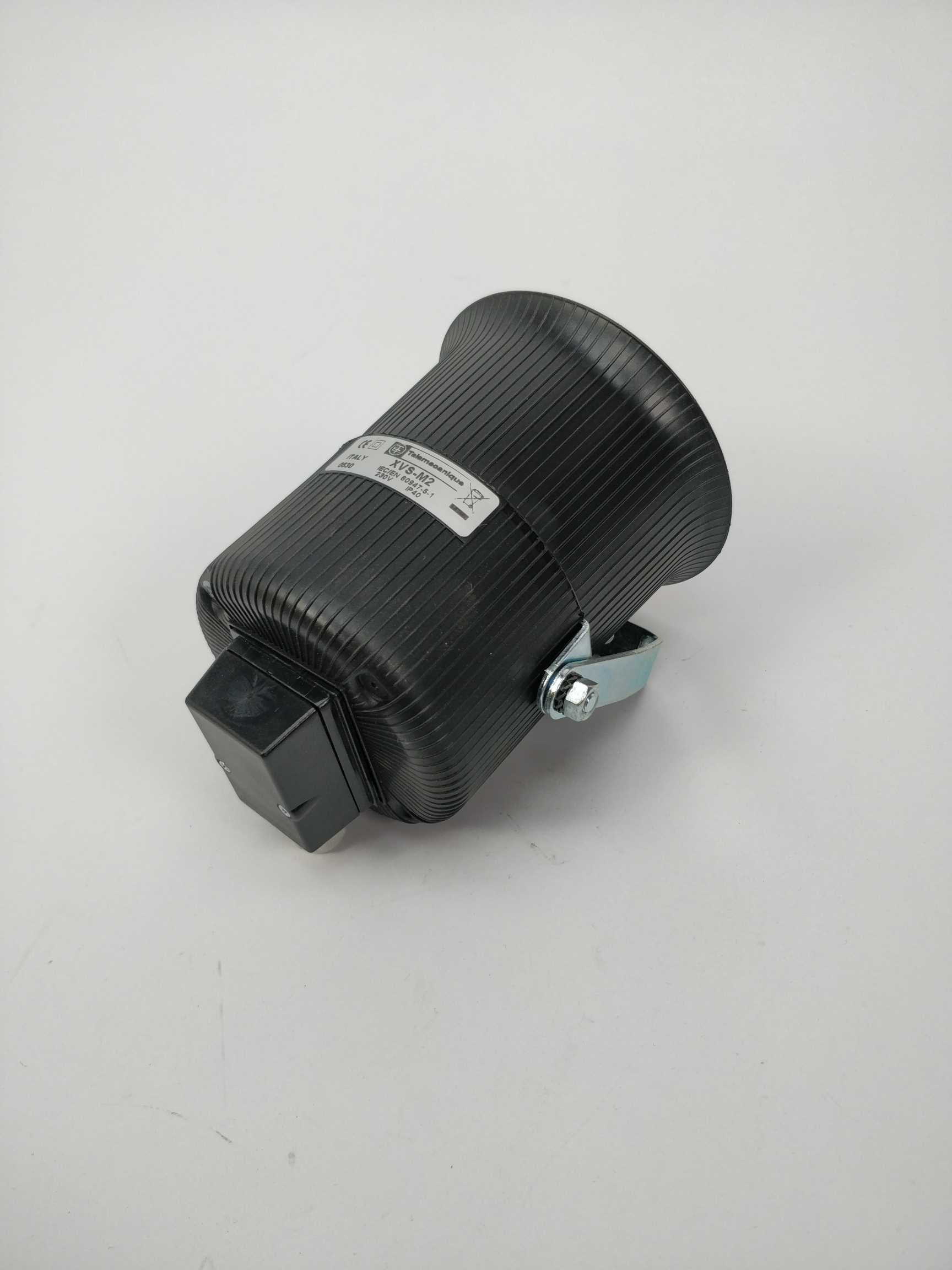 telemecanique-xvsm2-electronic-siren-2-tones-106db-230vac_3.jpg TELEMECANIQUE XVSM2 Electronic Siren 2 Tones 106dB 230VAC