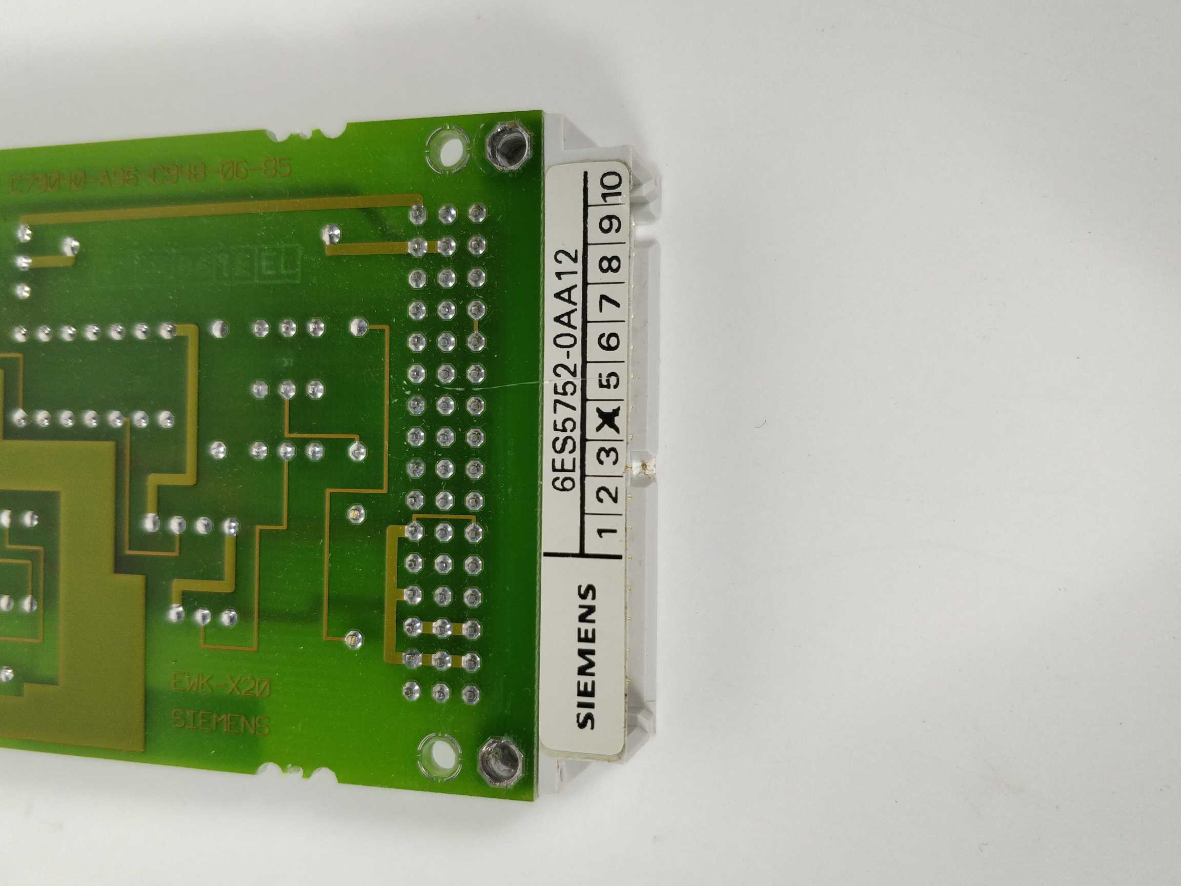 siemens-6es5752-0aa12-simatic-s5-interface-submodule_3.jpg Siemens 6ES5752-0AA12 SIMATIC S5 Interface submodule