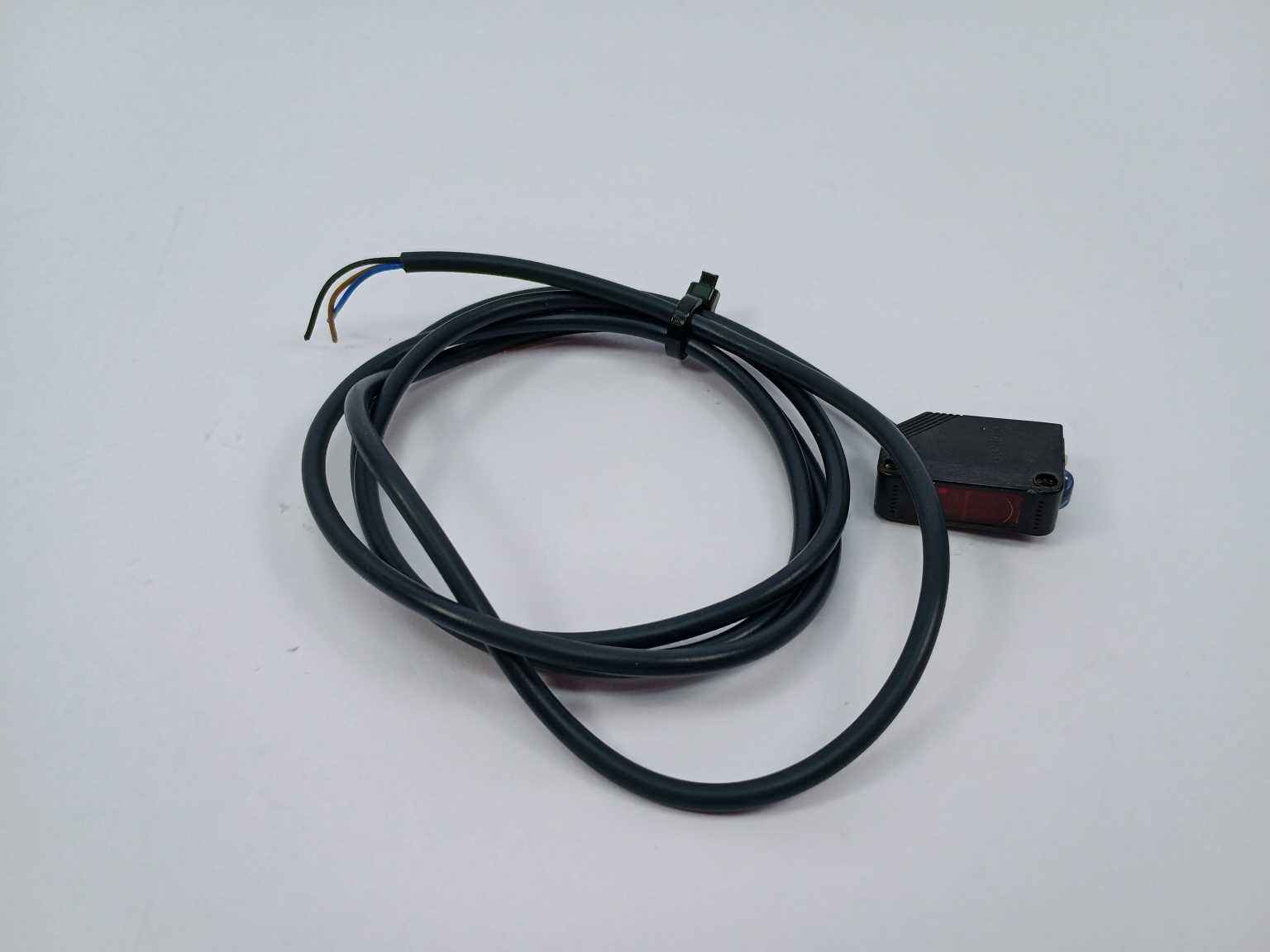 omron-e3z-d81-photoelectric-switch-128m-12-24v-dc_1.jpg OMRON E3Z-D81 PHOTOELECTRIC SWITCH 1,28m 12-24V DC