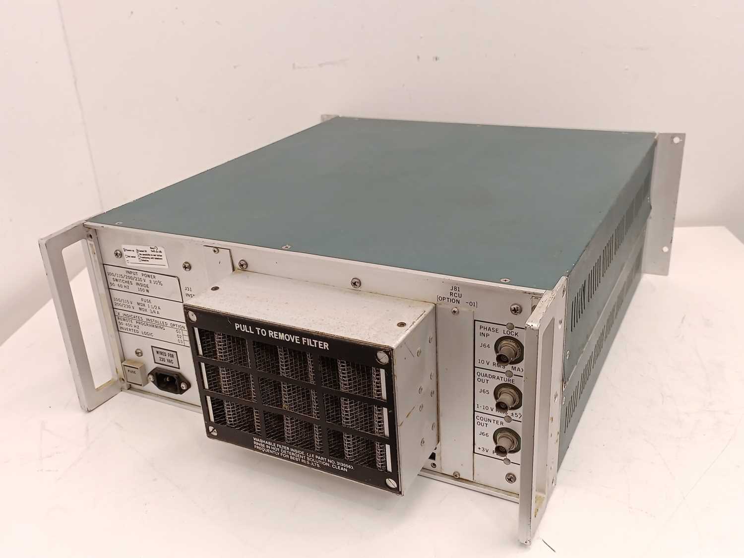 Fluke 5200A Programmable AC Calibrator 1mV to 100V Rabat
