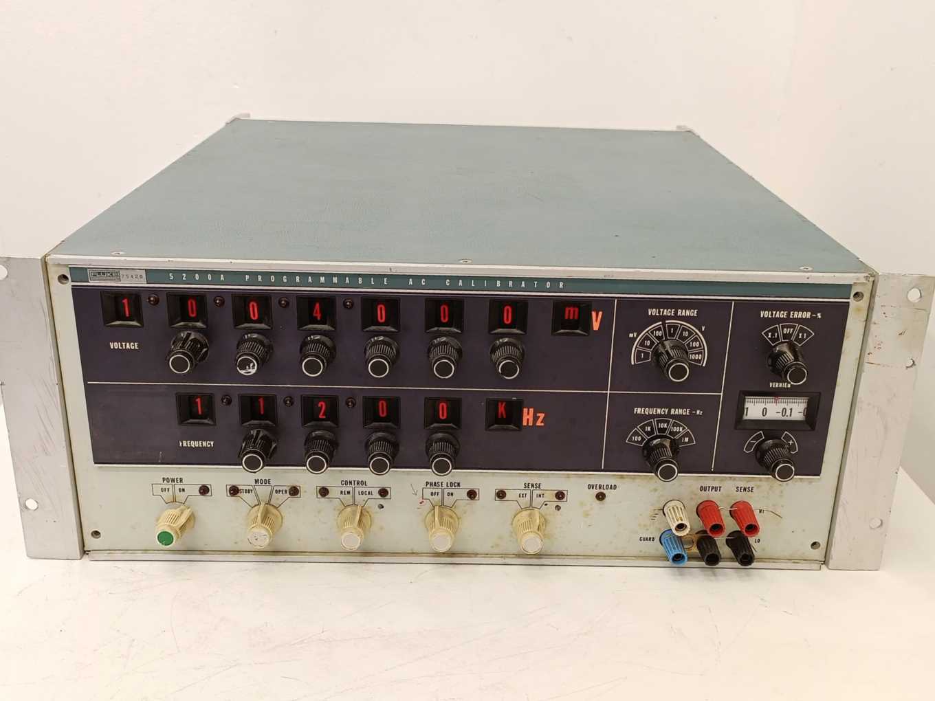 Fluke 5200A Programmable AC Calibrator 1mV to 100V Rabat