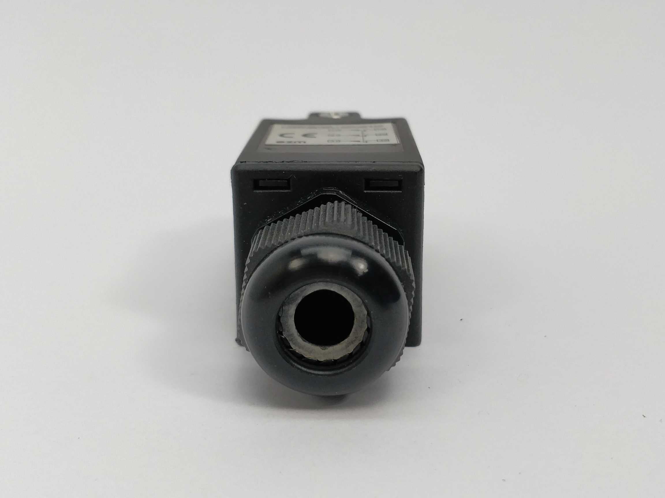ezm-021045-micro-tripolar-n-c-for-flashing-electrical-panel_3.jpg EZM 021045 Micro tripolar N.C. for flashing electrical panel Udsalg