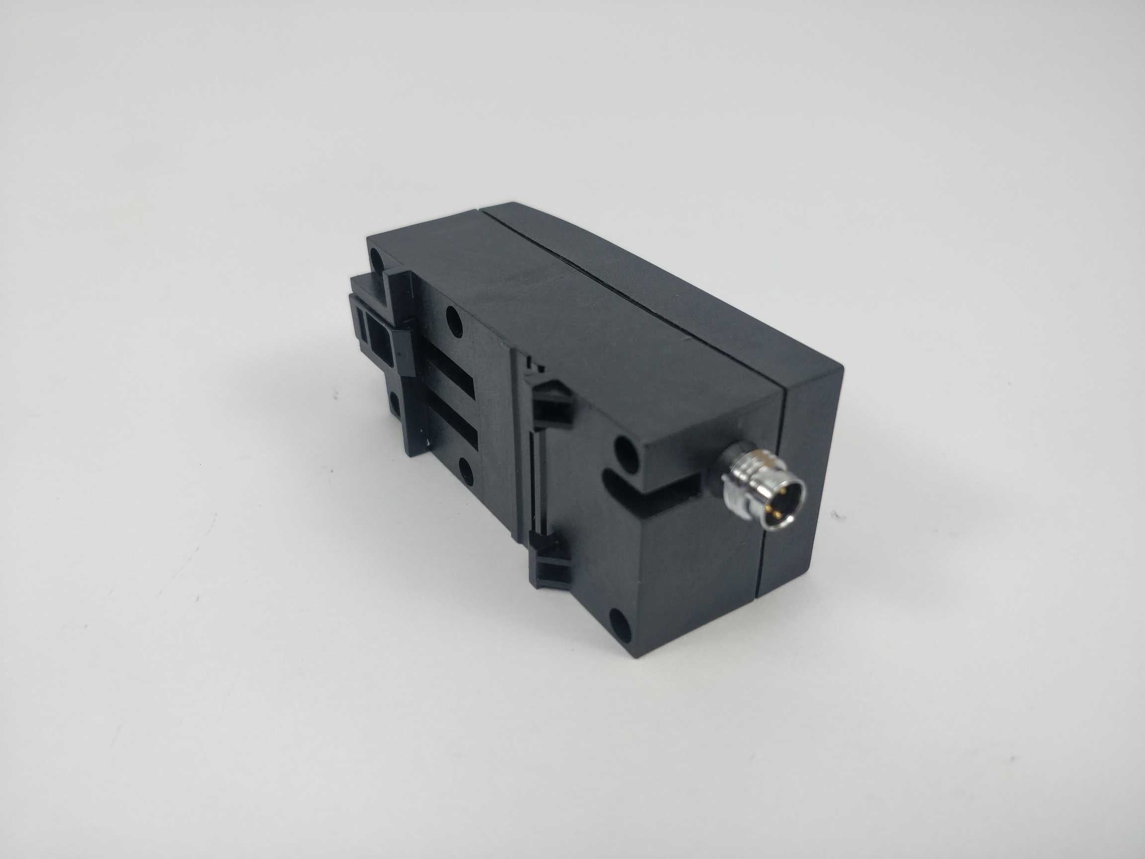 festo-529964-sde1-d10-g2-hq4-l-p1-m8-pressure-sensor-0-10bar_2.jpg Festo 529964 SDE1-D10-G2-HQ4-L-P1-M8 Pressure Sensor 0-10Bar
