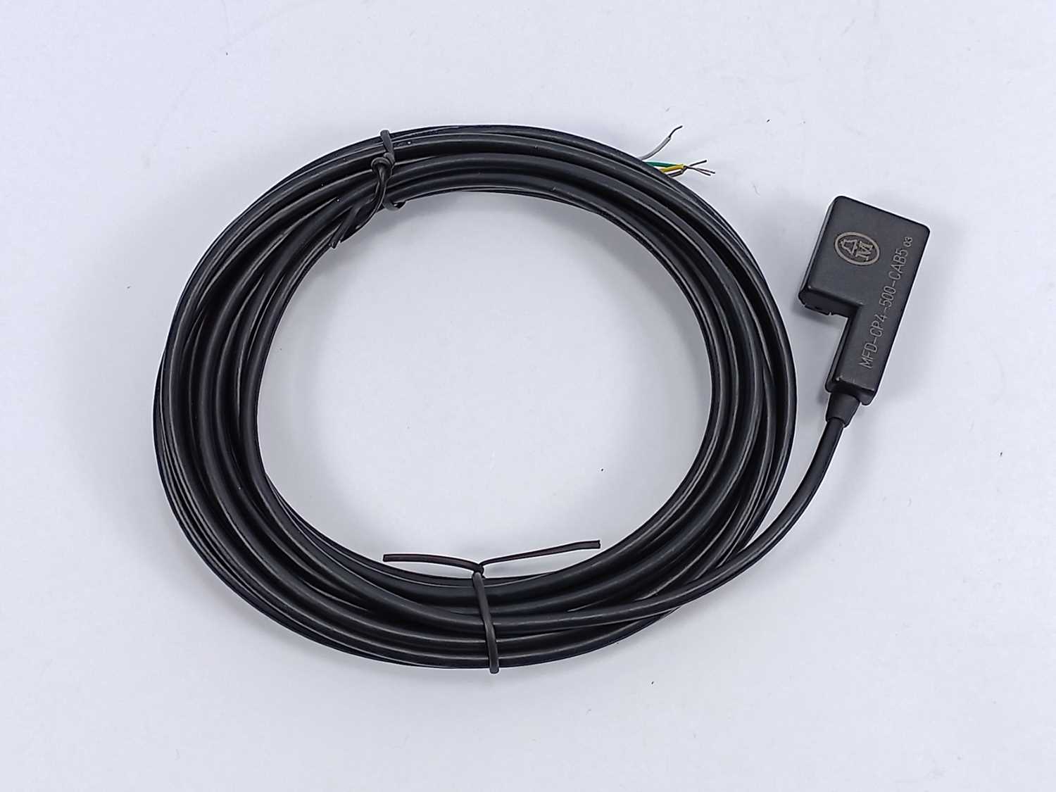 eaton-moeller-mfd-cp4-500-cab5-communication-cable_1.jpg Eaton / Moeller MFD-CP4-500-CAB5 Communication cable Mode