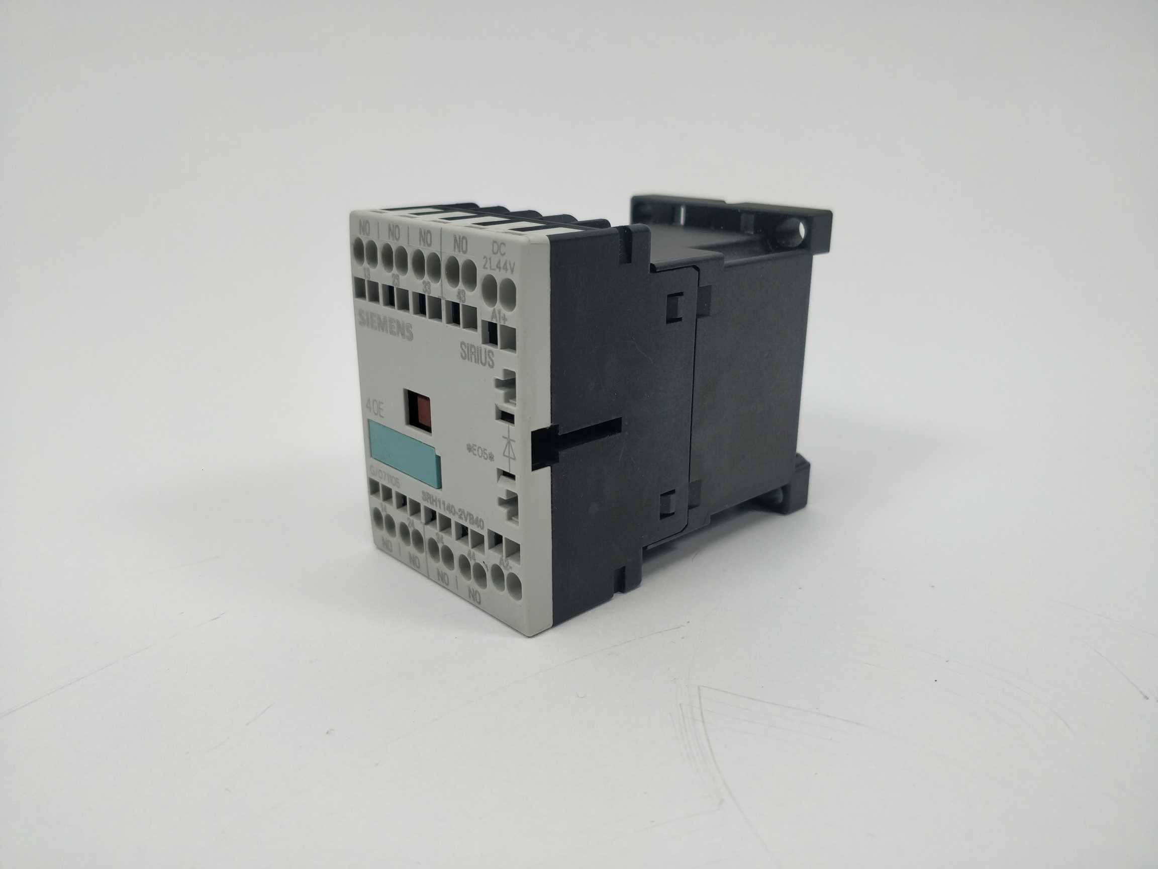 siemens-3rh1140-2vb40-contactor-relay-24vdc_0.jpg Siemens 3RH1140-2VB40 Contactor Relay. 24VDC