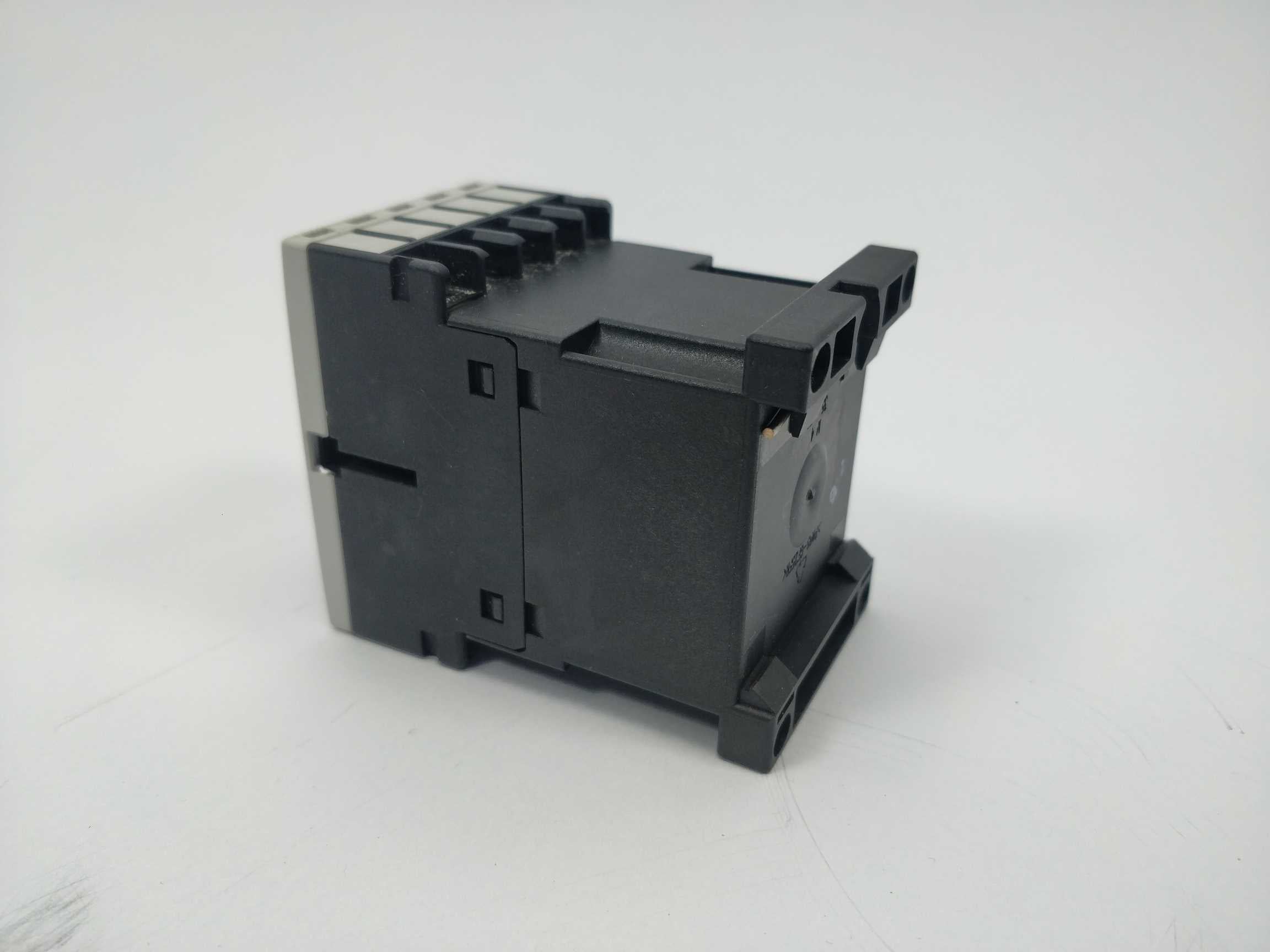 siemens-3rh1140-2vb40-contactor-relay-24vdc_3.jpg Siemens 3RH1140-2VB40 Contactor Relay. 24VDC