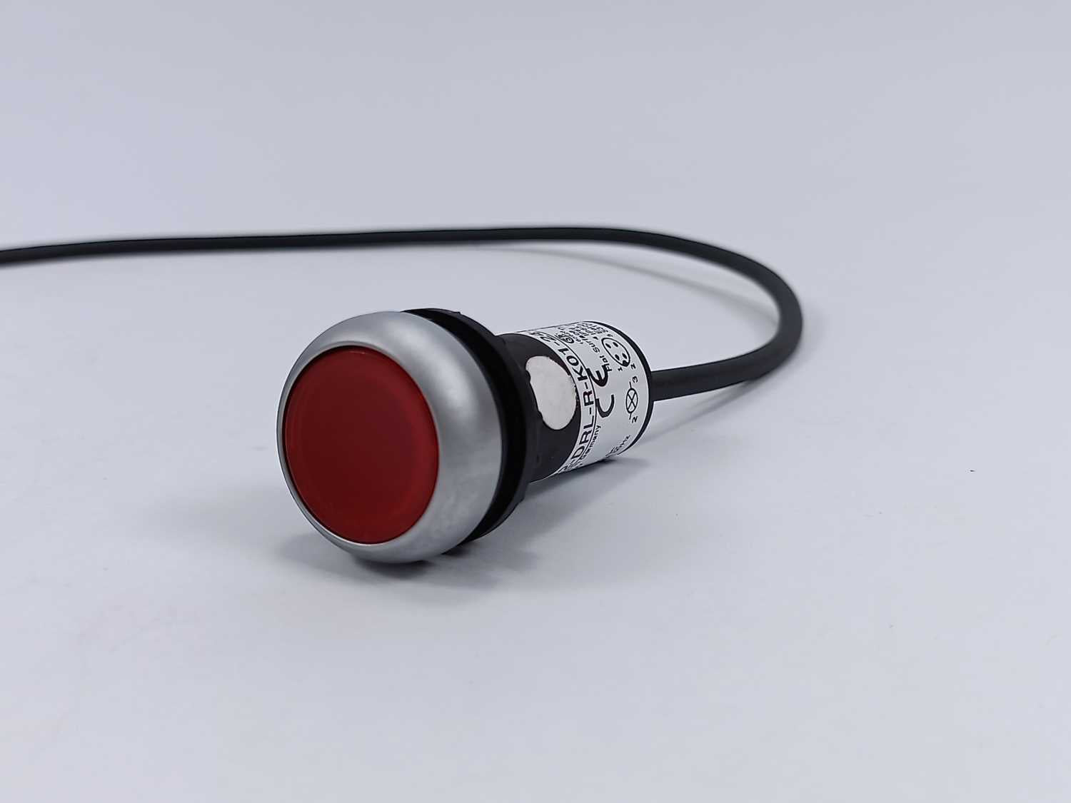 eaton-c22-drl-r-k01-24-p3-illuminated-pushbutton-actuator-red_2.jpg Eaton C22-DRL-R-K01-24-P3 Illuminated pushbutton actuator RED