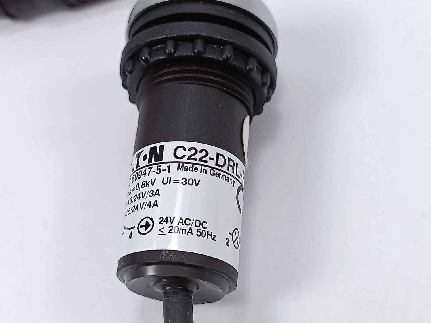 eaton-c22-drl-r-k01-24-p3-illuminated-pushbutton-actuator-red_3.jpg Eaton C22-DRL-R-K01-24-P3 Illuminated pushbutton actuator RED