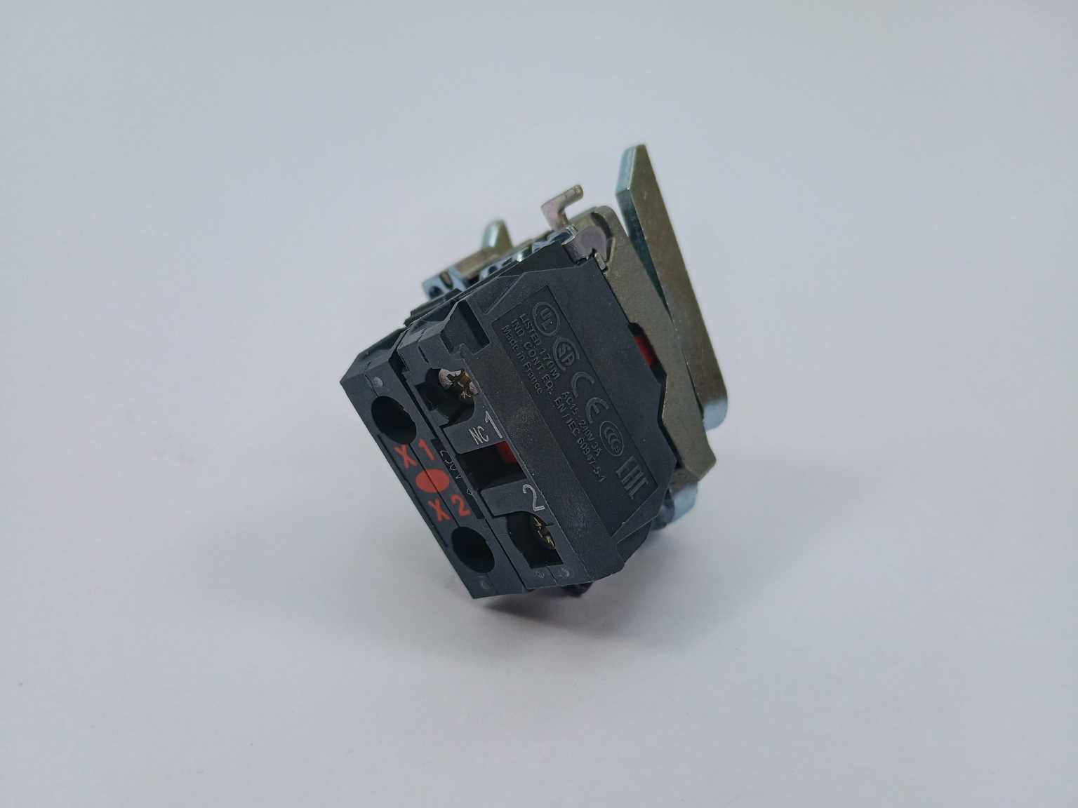 schneider-electric-zb4bw0m42-light-block_1.jpg Schneider Electric ZB4BW0M42 Light Block