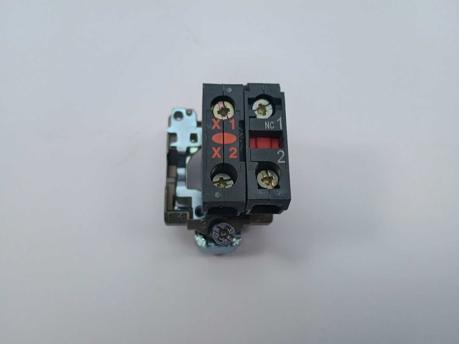 schneider-electric-zb4bw0m42-light-block_3.jpg Schneider Electric ZB4BW0M42 Light Block