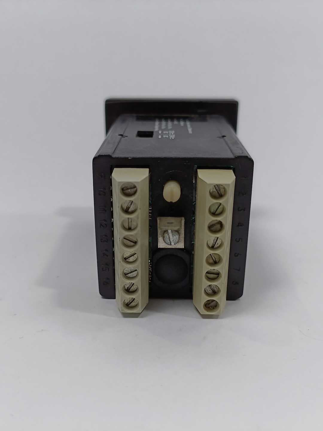 Syrelec 1000-P1 TIMER/COUNTER 12-24VDC