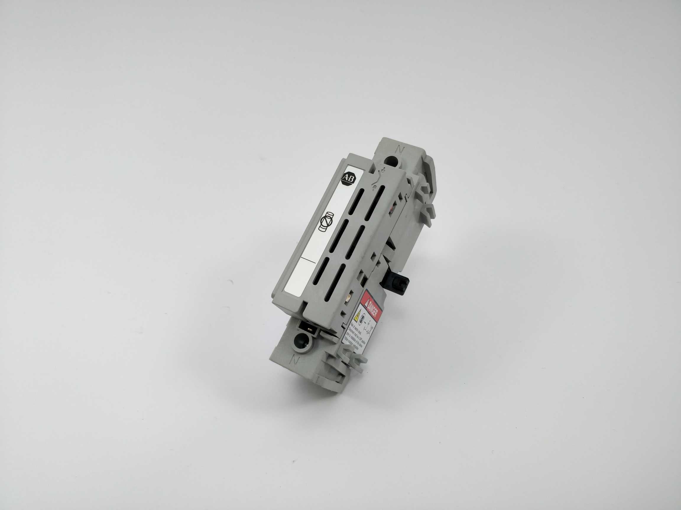 ab-194r-30-nn-4th-pole-np-for-30a-non-focused-ser-a_2.jpg AB 194R-30-NN 4TH POLE NP FOR 30A NON FOCUSED, Ser. A