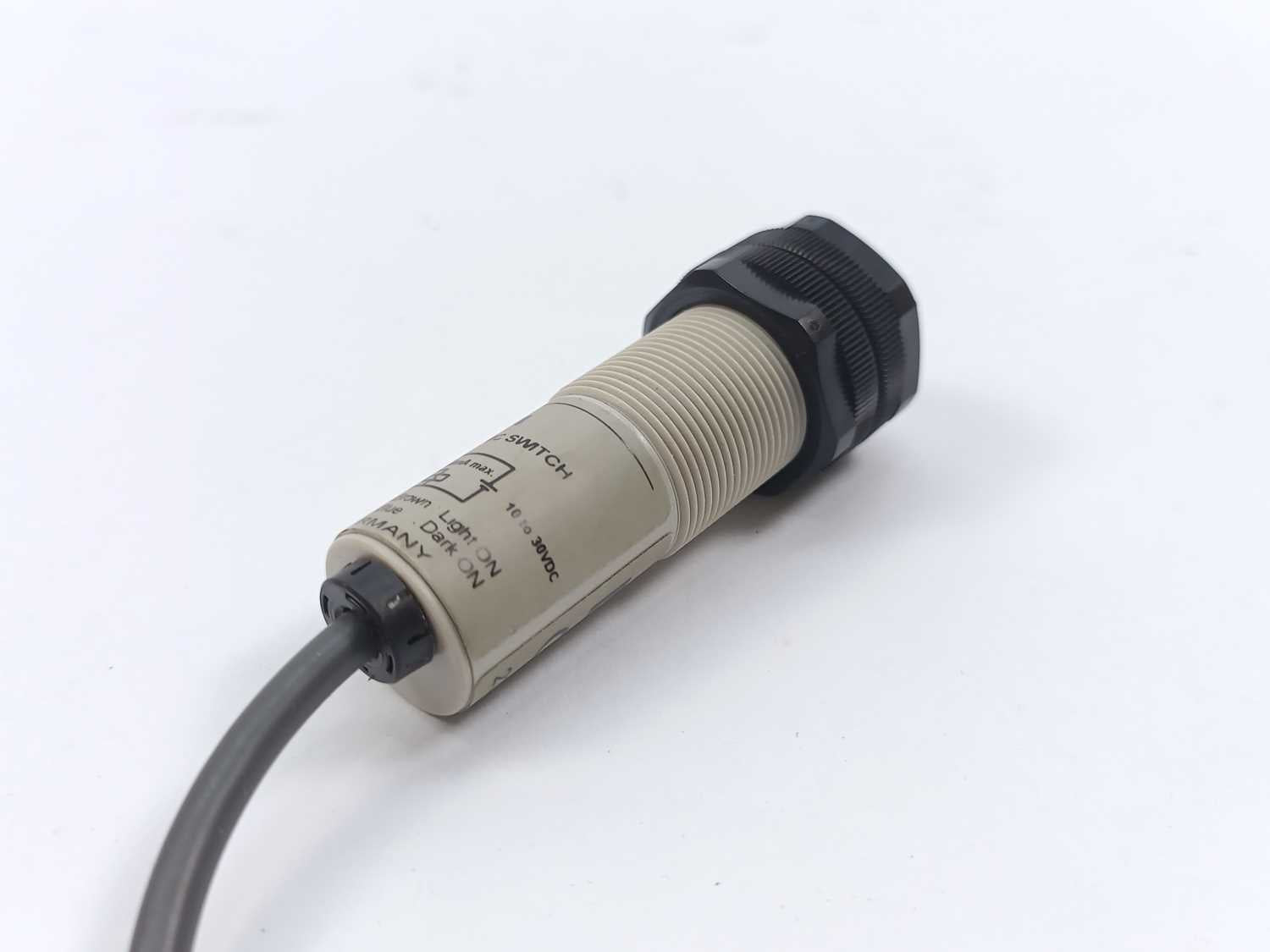omron-e3f2-7db4-photoelectric-switch_3.jpg OMRON E3F2-7DB4 Photoelectric switch Hot på udsalg