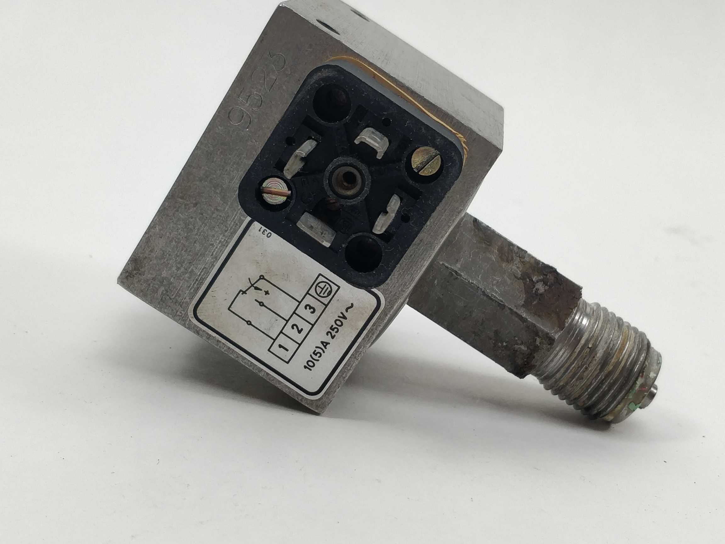 Fema DGM 6A Pressure Switch 0.7-6 Bar Hot på udsalg