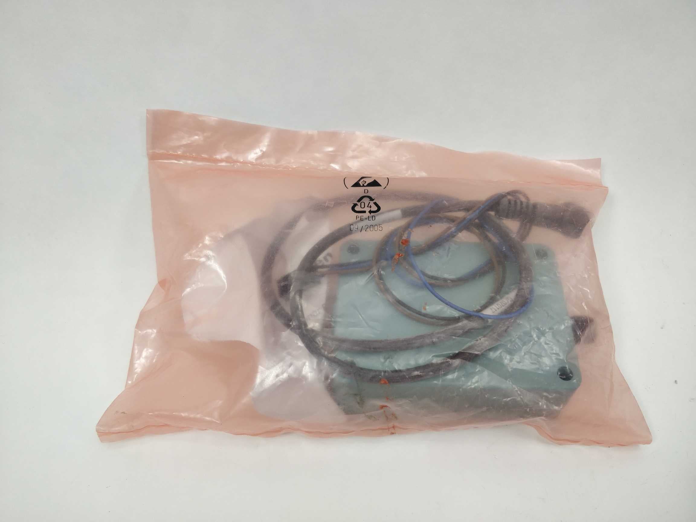 siemens-3rg6342-3ab74-0ha5-sonar-bero-00326023-01_1.jpg Siemens 3RG6342-3AB74-0HA5 SONAR BERO 00326023-01