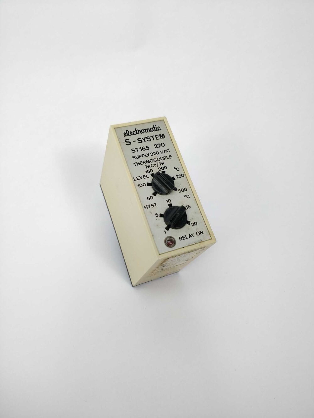 Carlo Gavazzi ST165 220 Online