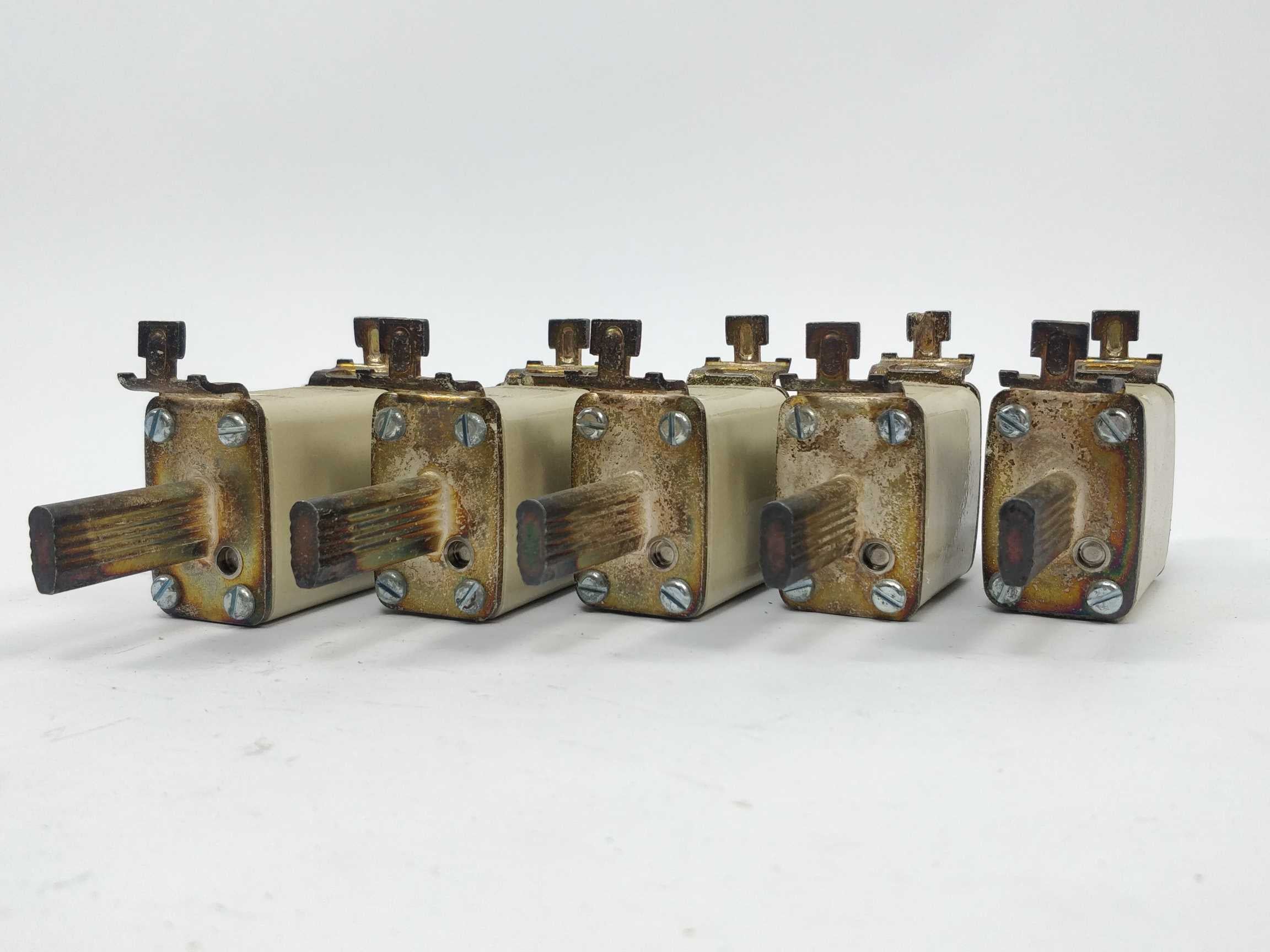 lk-bussmann-170e4317-fuse-80a-500v-hl-5-pcs_1.jpg LK/Bussmann 170E4317 Fuse 80A 500V HL 5 Pcs