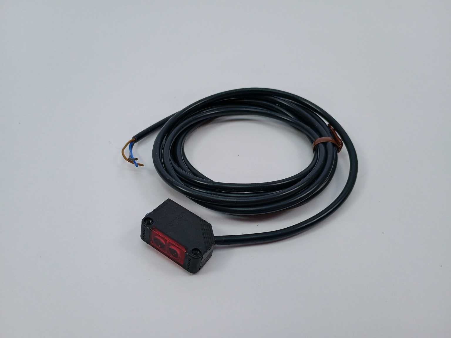 omron-e3z-r81-photoelectric-switch-2m-12-24v-dc_3.jpg OMRON E3Z-R81 PHOTOELECTRIC SWITCH 2m 12-24V DC