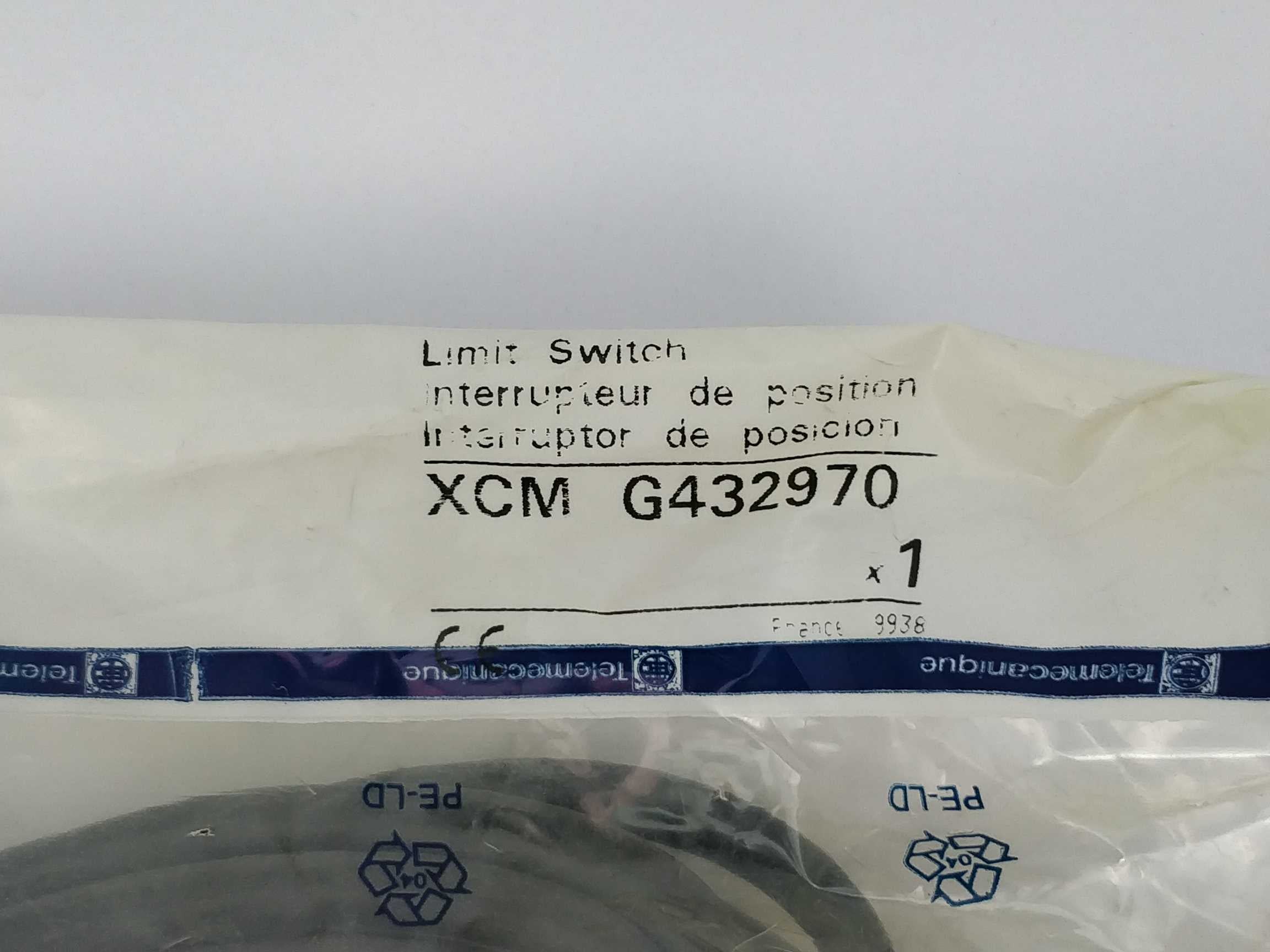 telemecanique-xcm-g432970-limit-switch_1.jpg TELEMECANIQUE XCM G432970 Limit switch
