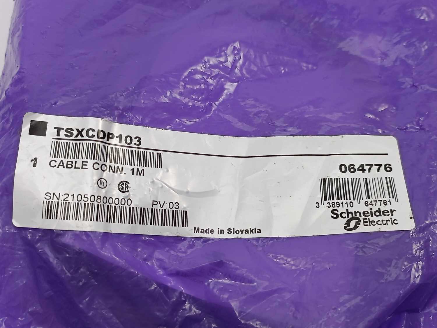 schneider-electric-tsxcdp103-connecting-cable-1-m-for-sub-base-abe7h16r20_2.jpg Schneider Electric TSXCDP103 Connecting Cable 1 m. For sub-base ABE7H16R20