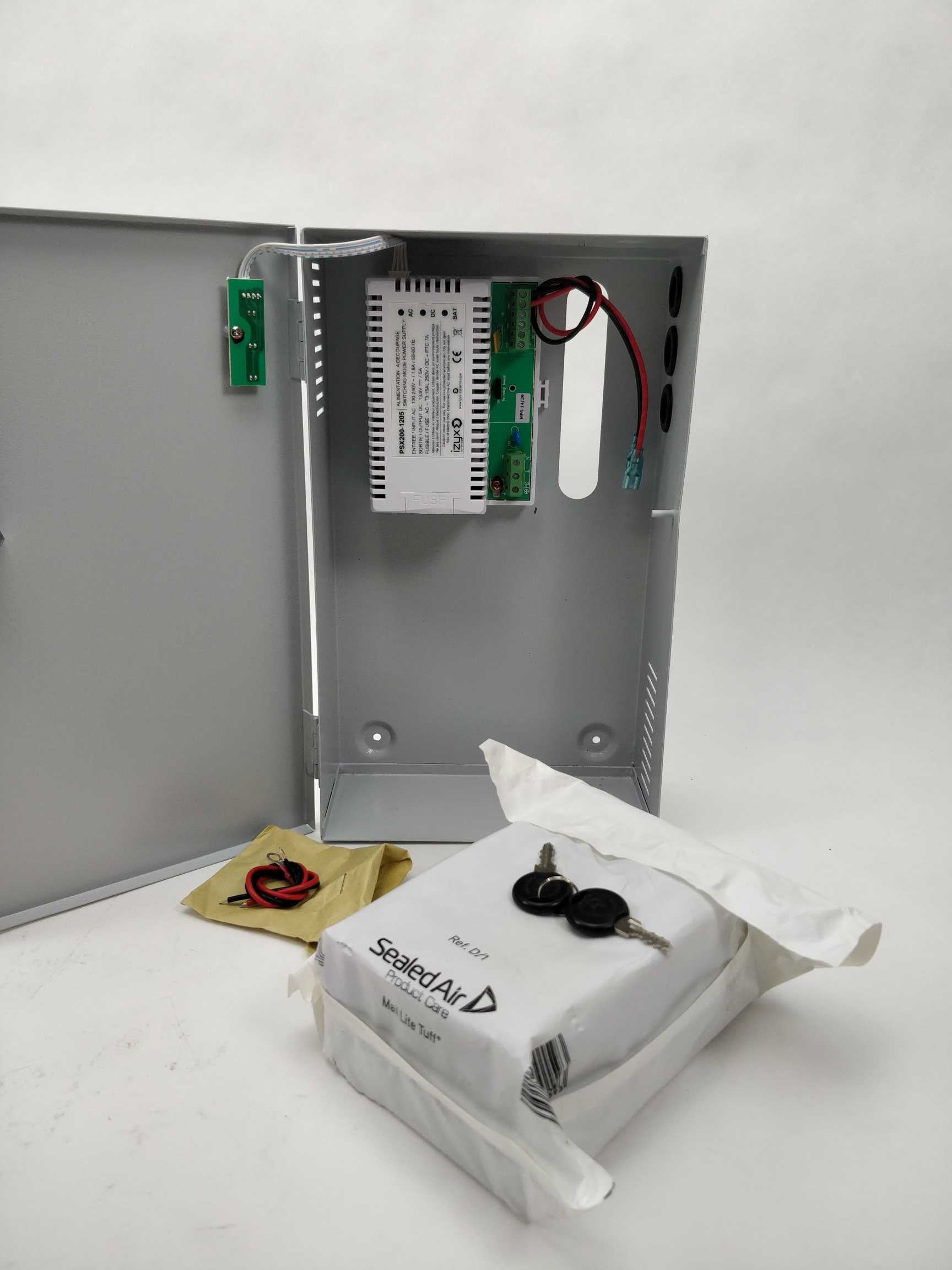 izyx PSX200-1205 Switching Mode Power Supply 100-240VAC 1.8A 50-60Hz Online nu