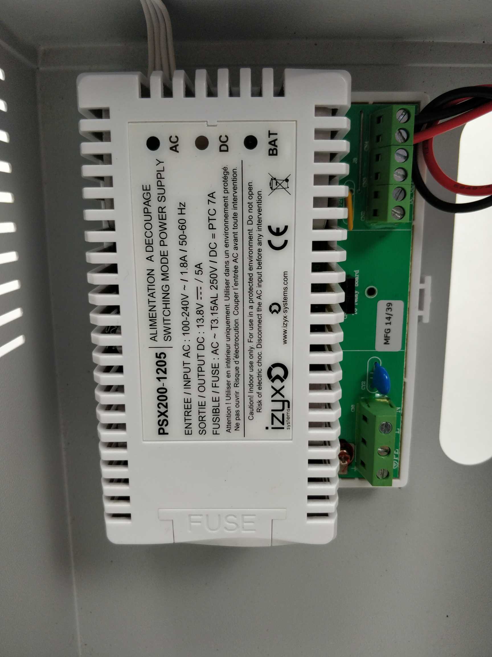 izyx PSX200-1205 Switching Mode Power Supply 100-240VAC 1.8A 50-60Hz Online nu