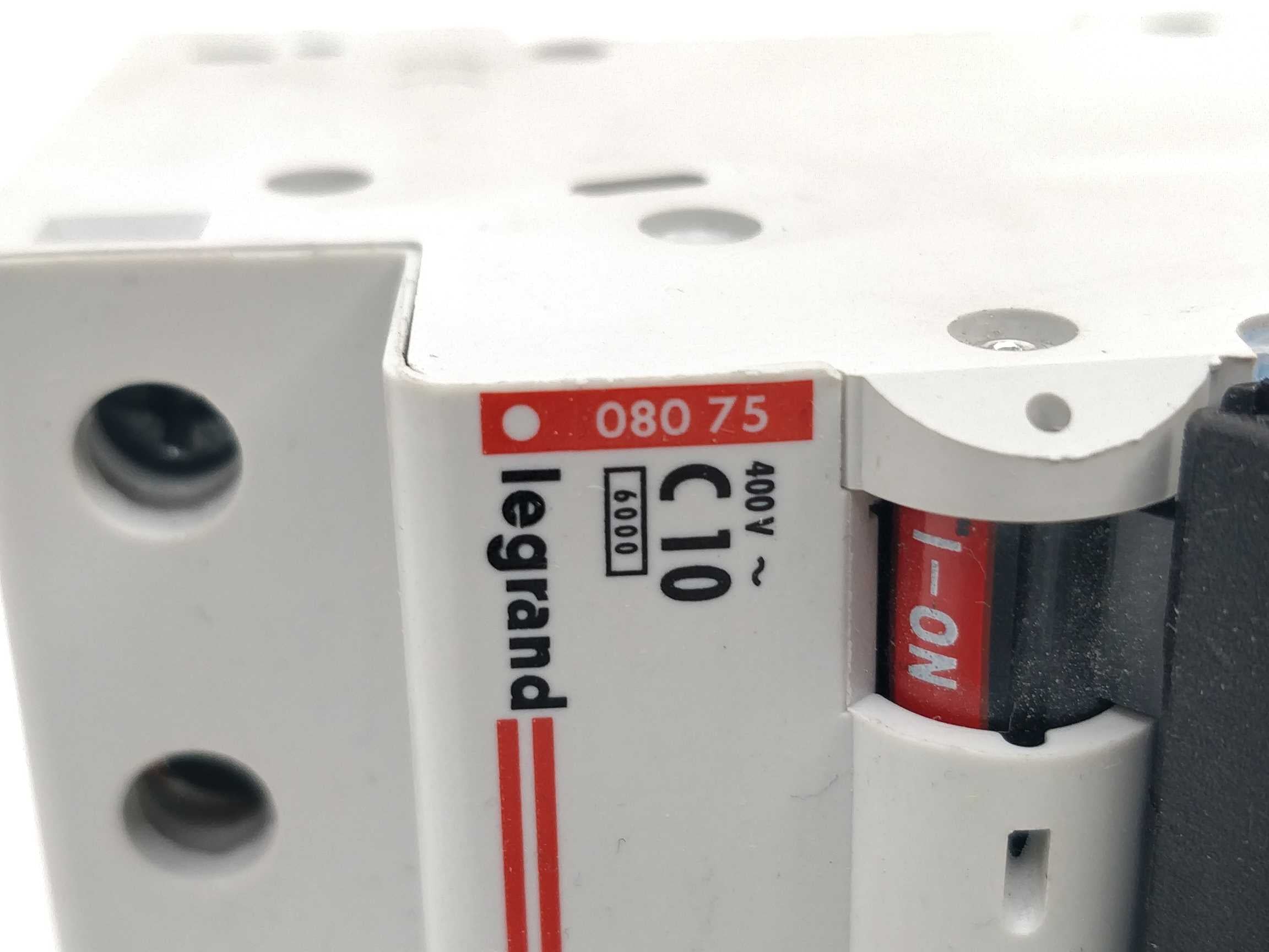 legrand-08075-c10-400v-circuit-breaker_1.jpg Legrand 08075 C10 400V Circuit Breaker