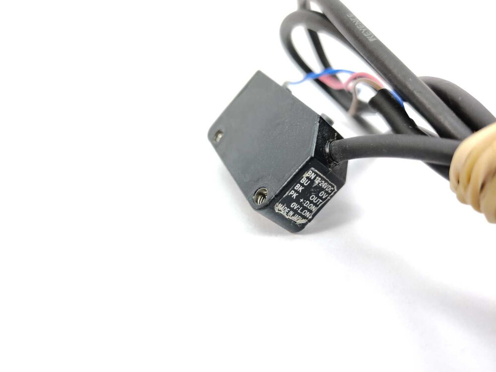 KEYENCE PZ-V31P Square Reflective Photoelectic Sensor