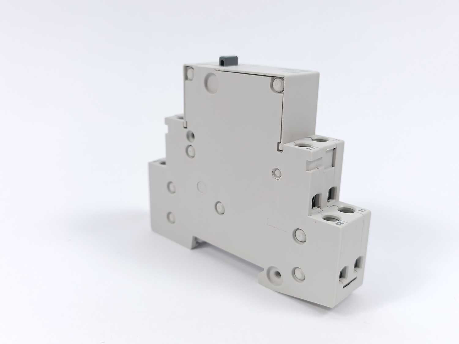 siemens-5tt4-202-0-switching-relay_2.jpg Siemens 5TT4 202-0 Switching Relay Udsalg