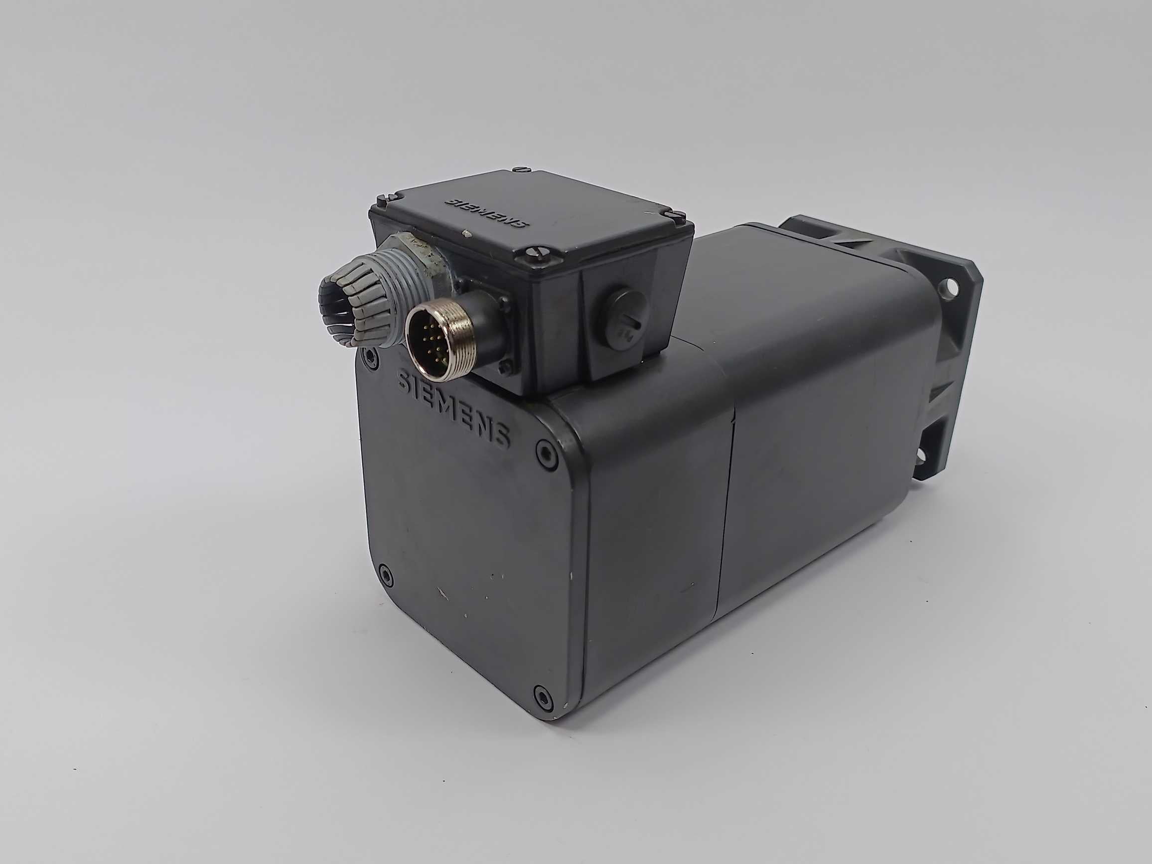 Siemens 1FT5062-0AG01-2-Z Permanent-Magnet-Motor Udsalg