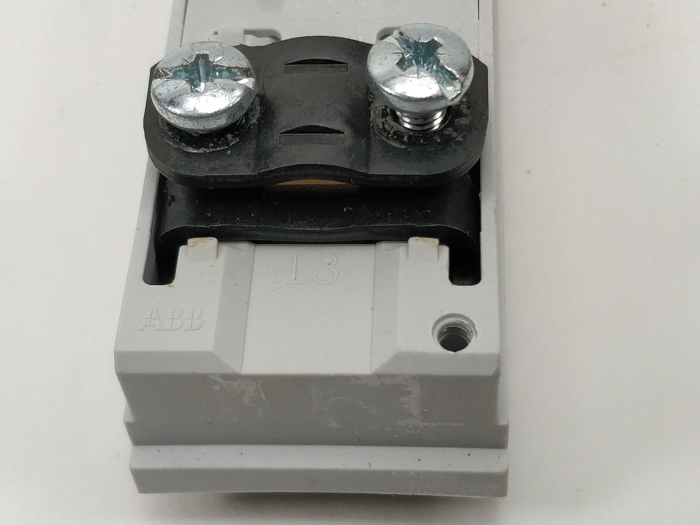 abb-2ccv672503r0001-zls253-incoming-terminal-feeder-component-l3_3.jpg ABB 2CCV672503R0001 ZLS253 Incoming terminal Feeder component L3