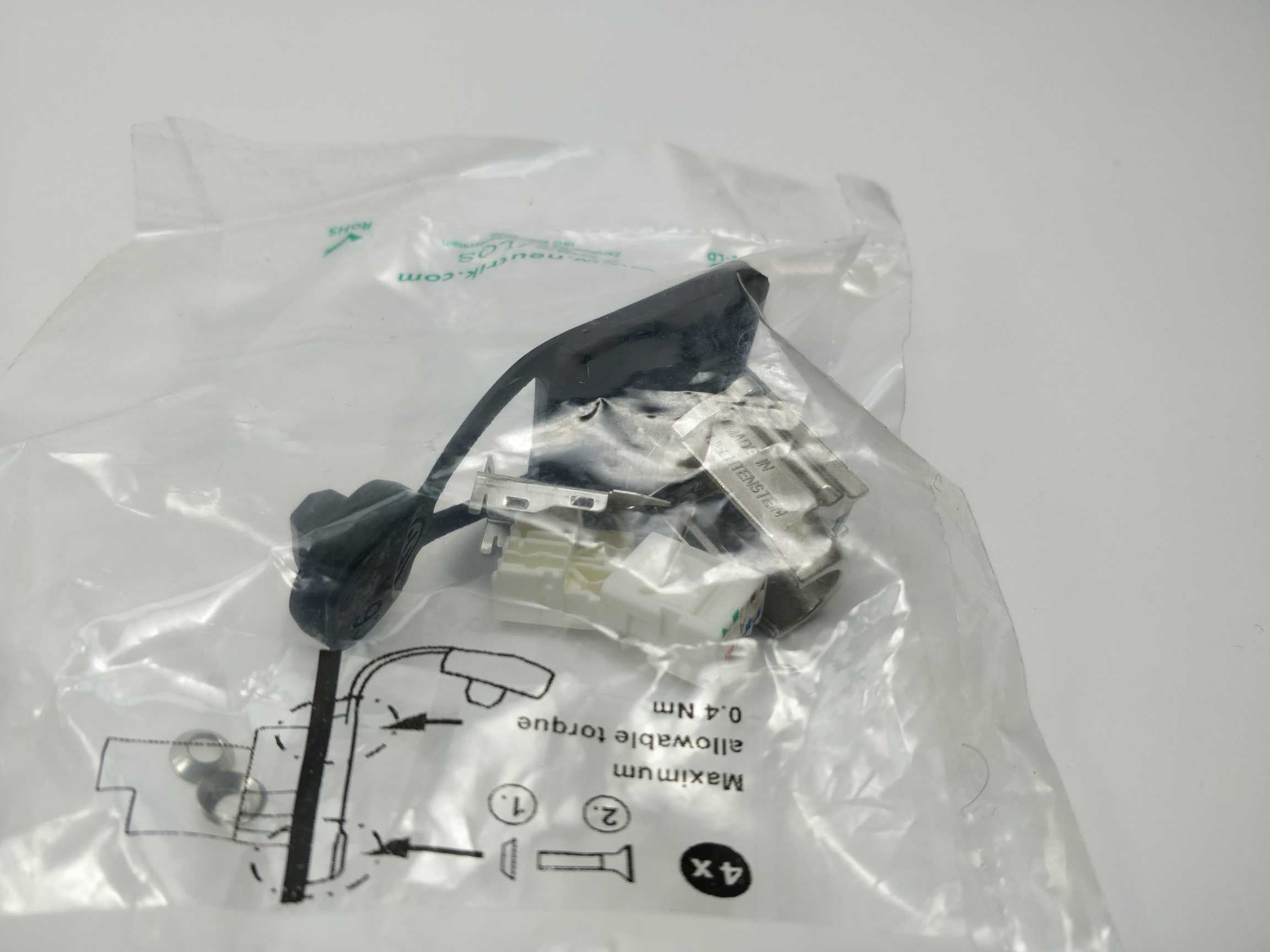 neutrik-ne8fdx-y6-w-panel-connector-shielded_2.jpg Neutrik NE8FDX-Y6-W Panel connector, shielded